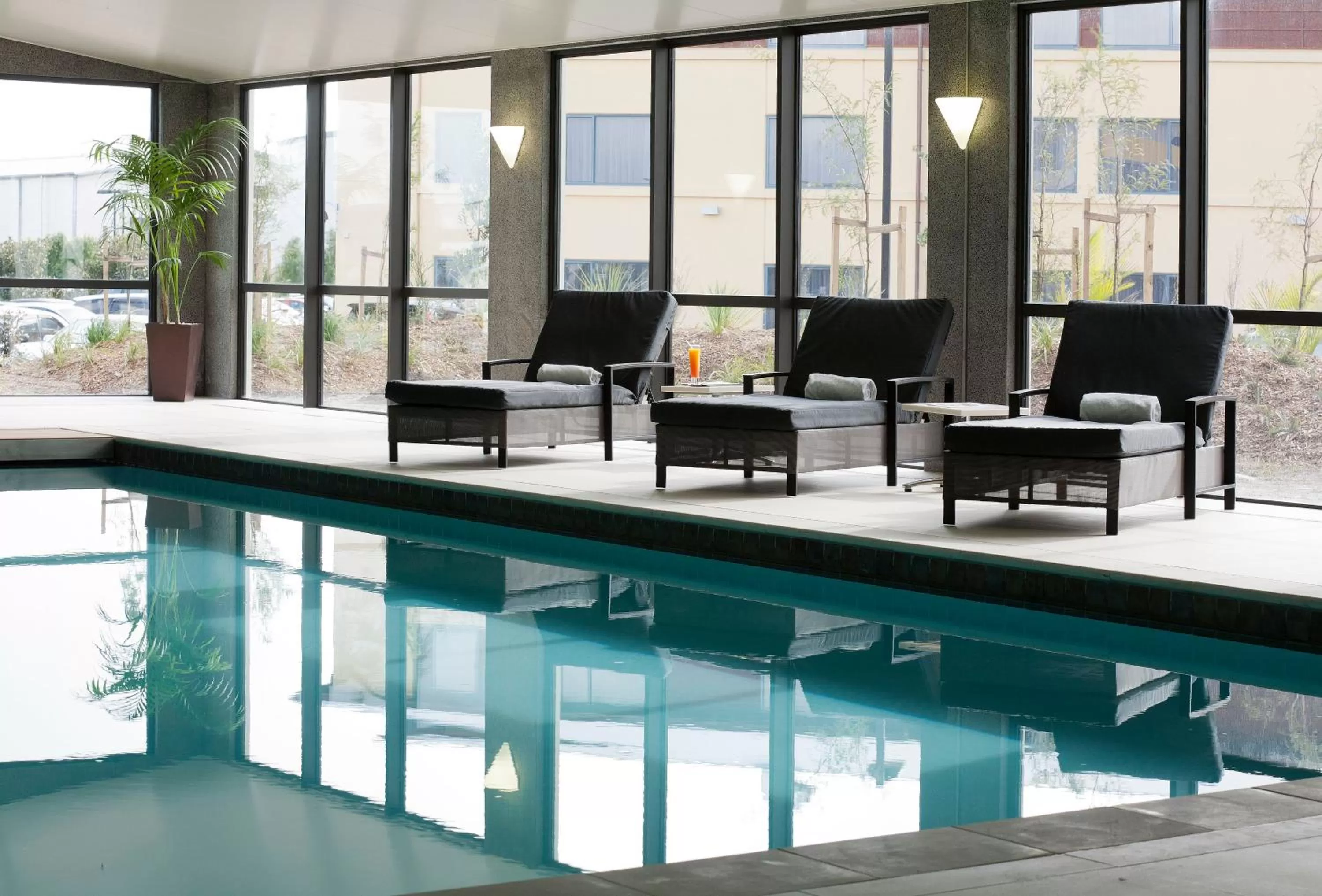 Swimming pool in Sudima Auckland Airport
