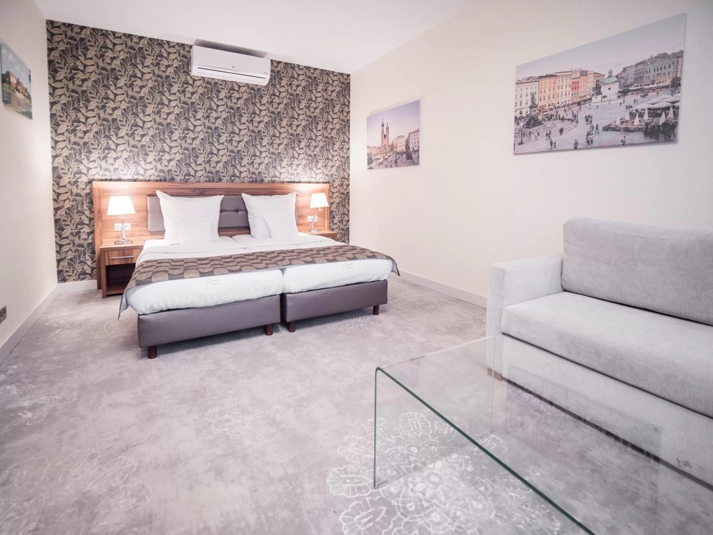 Seating area, Bed in Hotel Miodowa