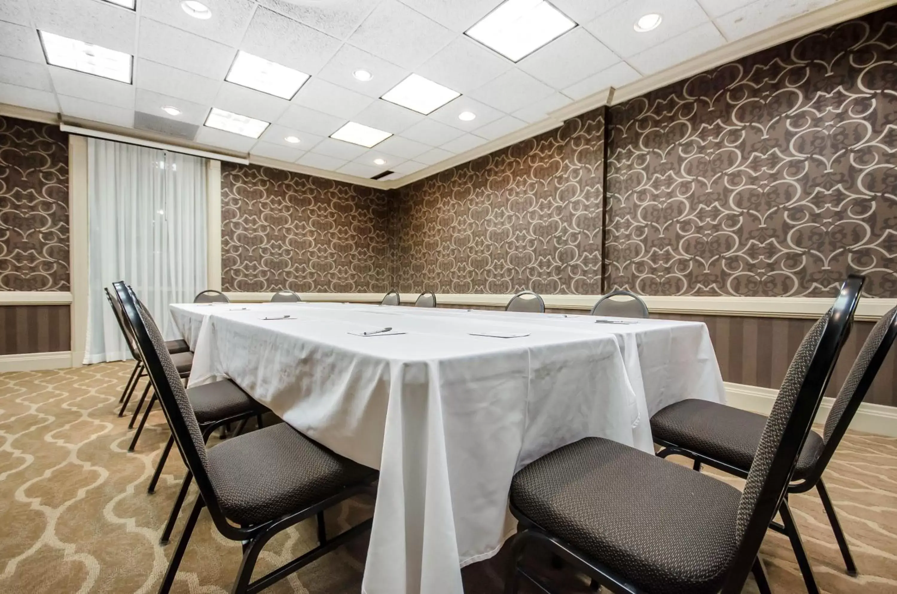 Banquet/Function facilities, Business Area/Conference Room in Radisson Hotel Louisville North
