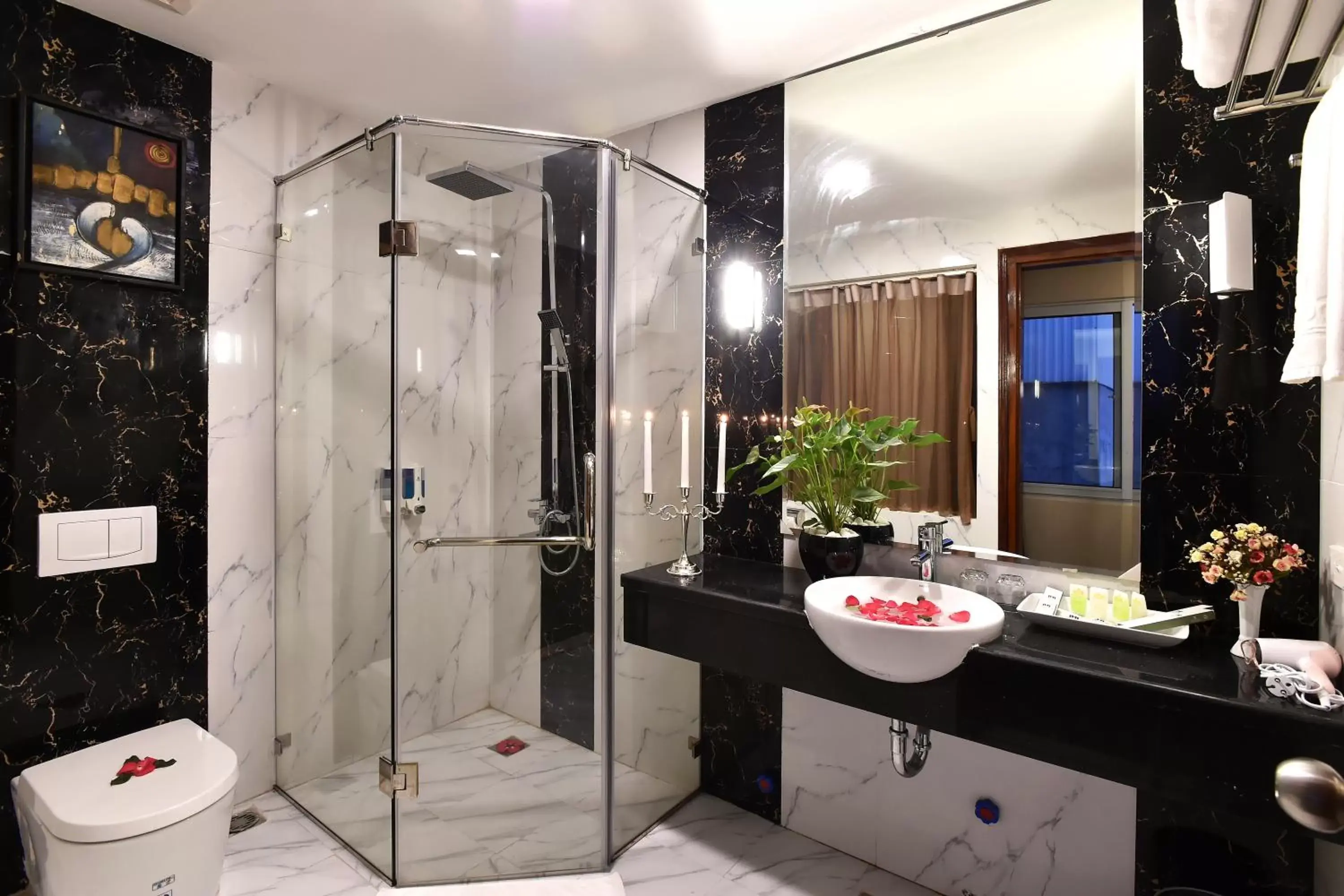 Photo of the whole room, Bathroom in Hanoi Eternity Hotel