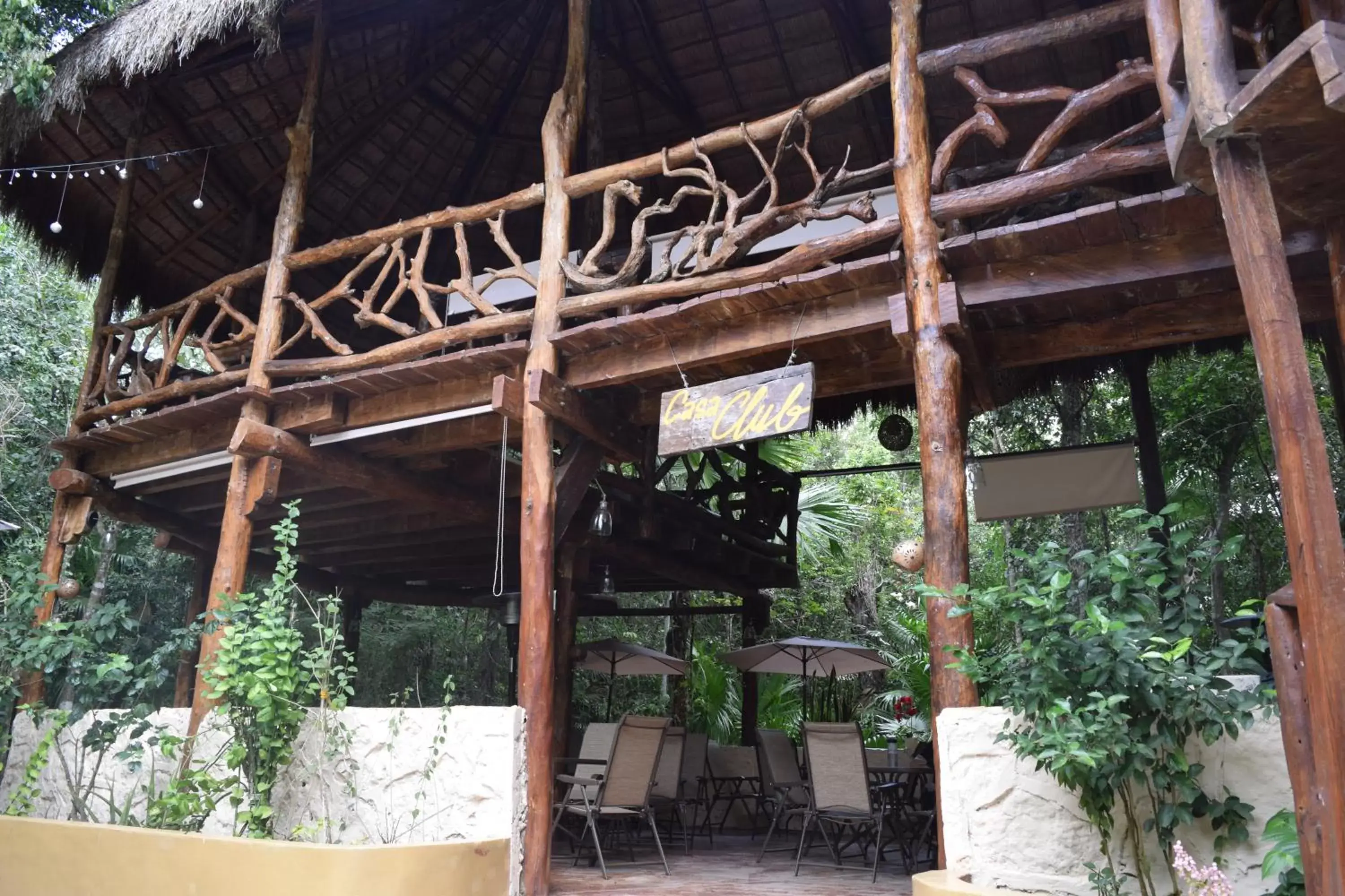 Patio, Restaurant/Places to Eat in Jolie Jungle Eco Hotel