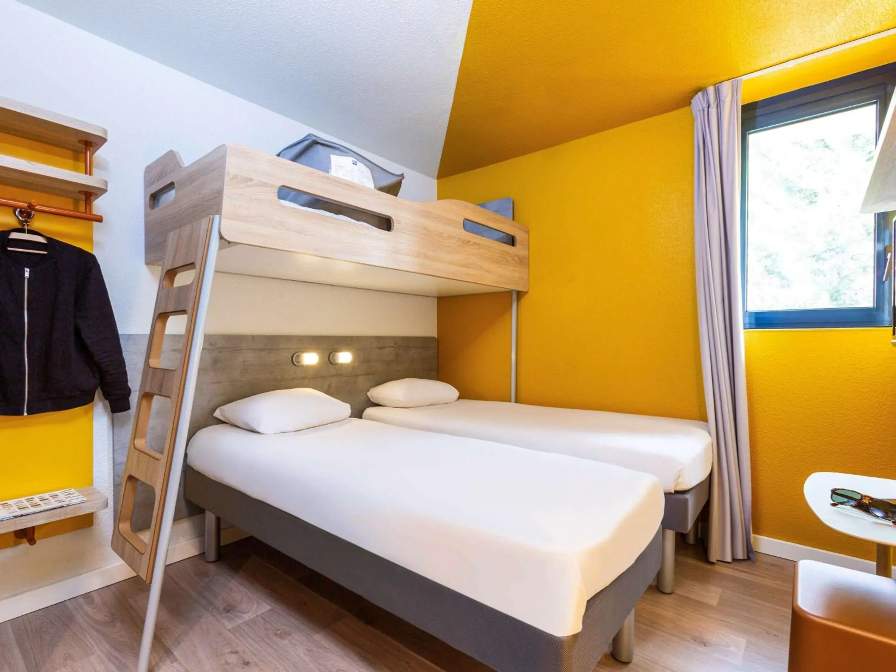 Photo of the whole room, Bunk Bed in ibis budget Marne La Vallée Noisy Le Grand