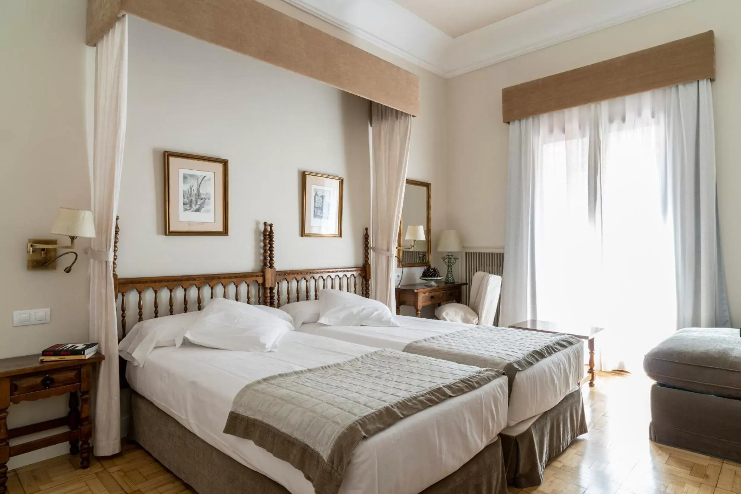 Bedroom, Bed in Parador de Teruel