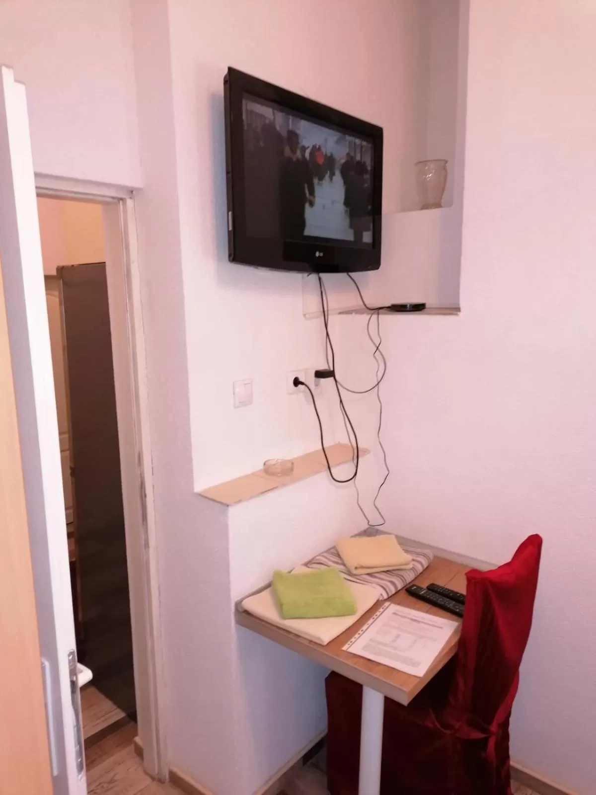 TV/Entertainment Center in Banja Luka šetalište