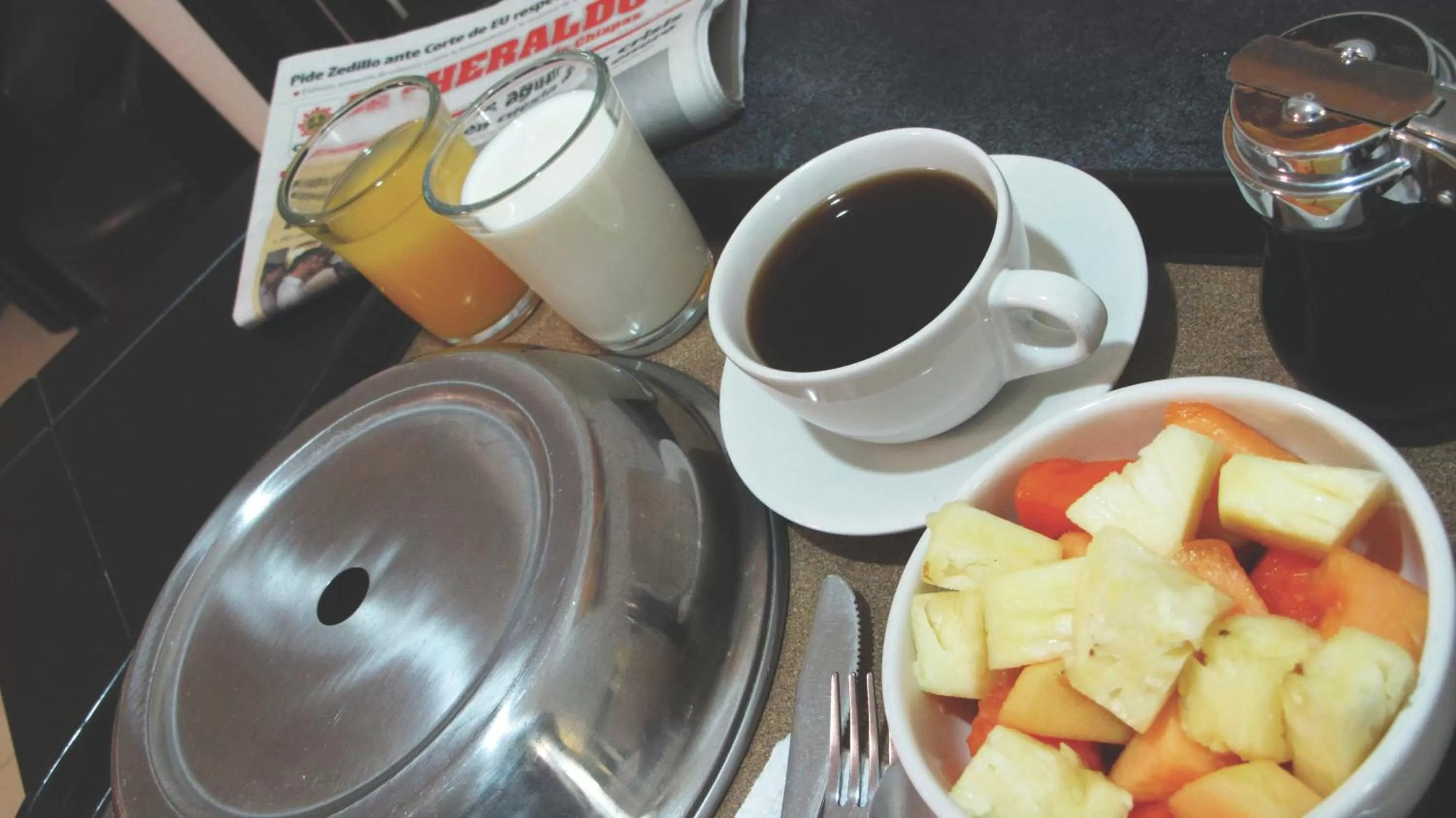 Restaurant/places to eat in Hotel RS Suites