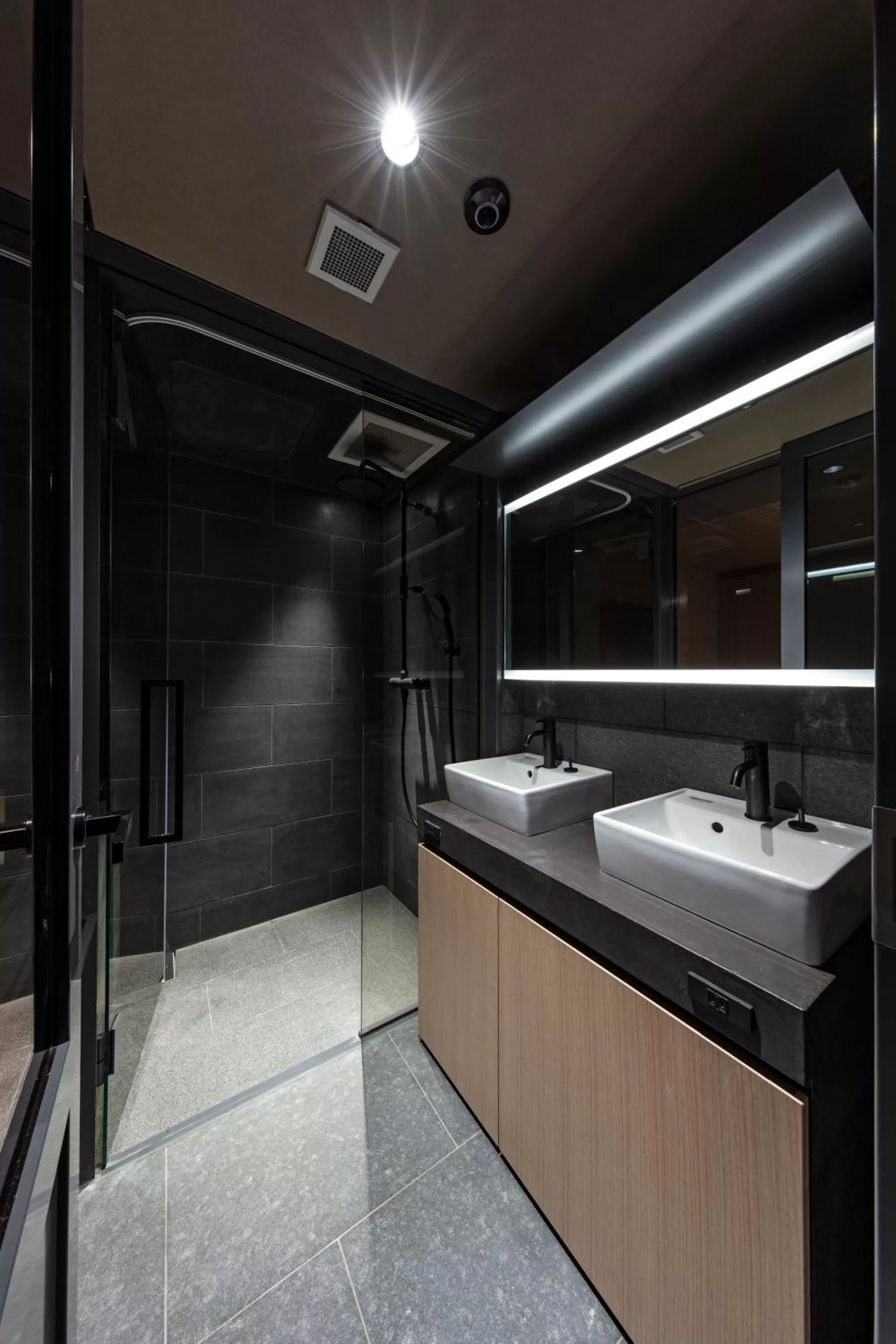 Bathroom in hotel tou nishinotoin kyoto