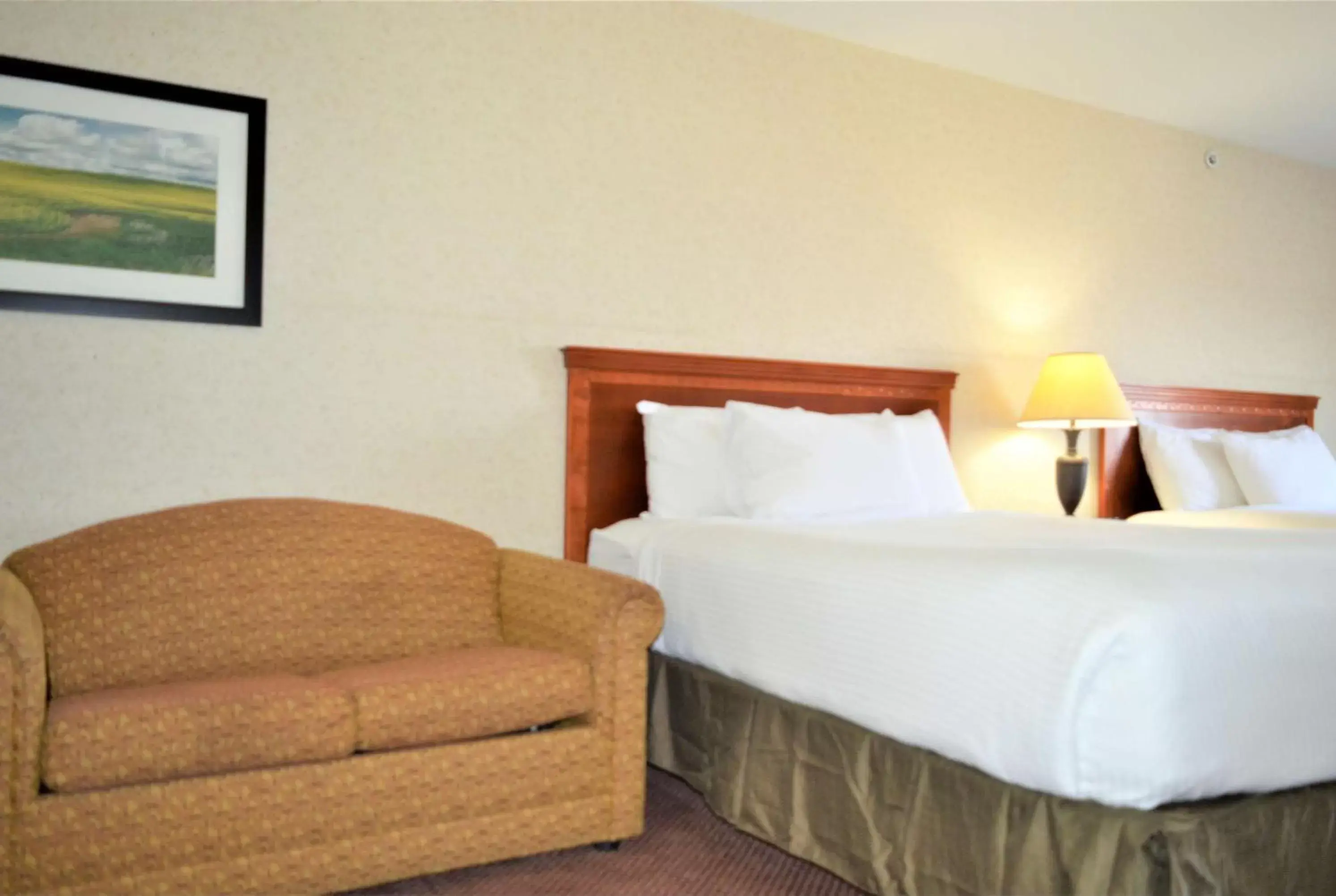 Photo of the whole room, Bed in Super 8 by Wyndham Grande Prairie