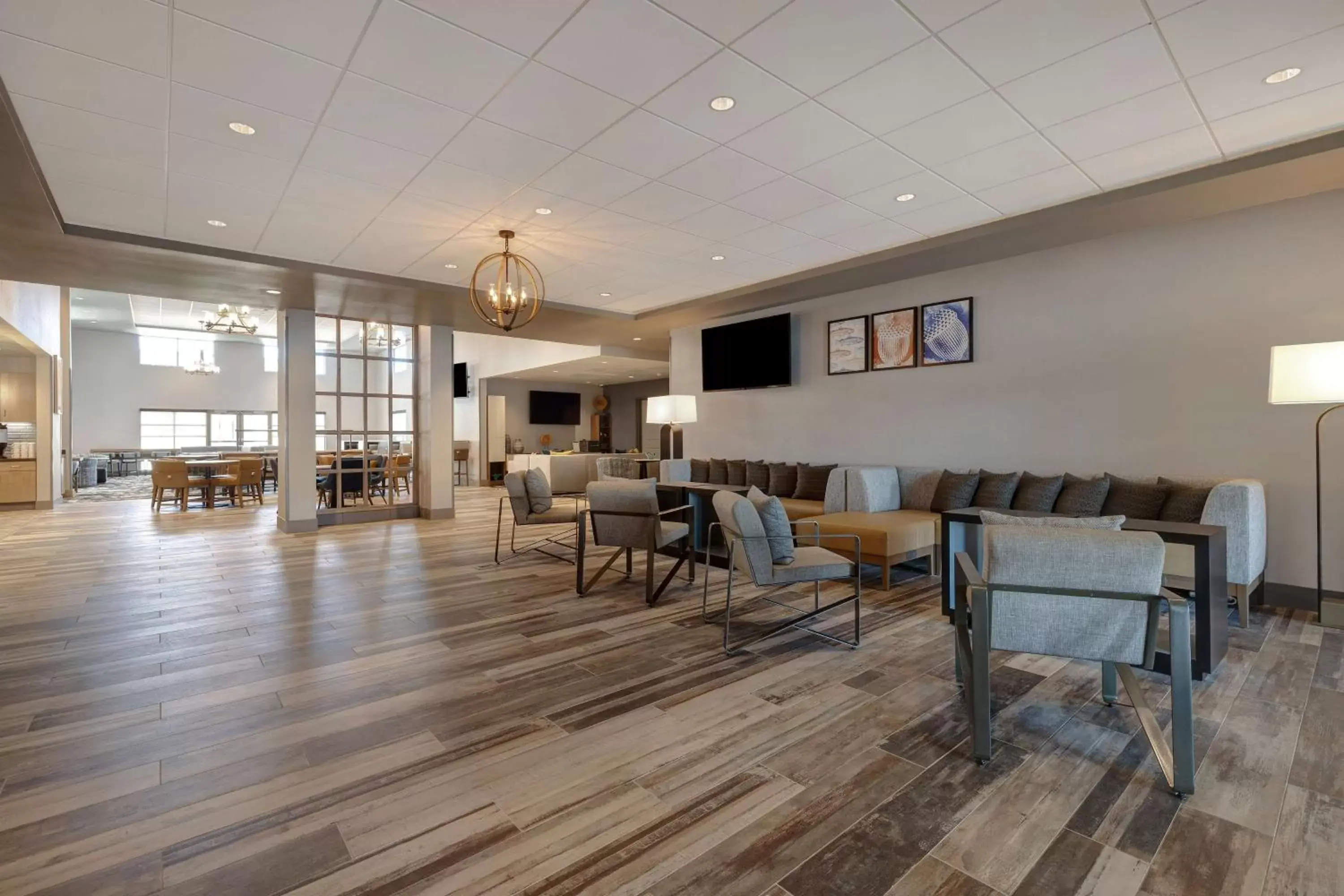 Lobby or reception, Restaurant/Places to Eat in Homewood Suites By Hilton Oak Creek Milwaukee