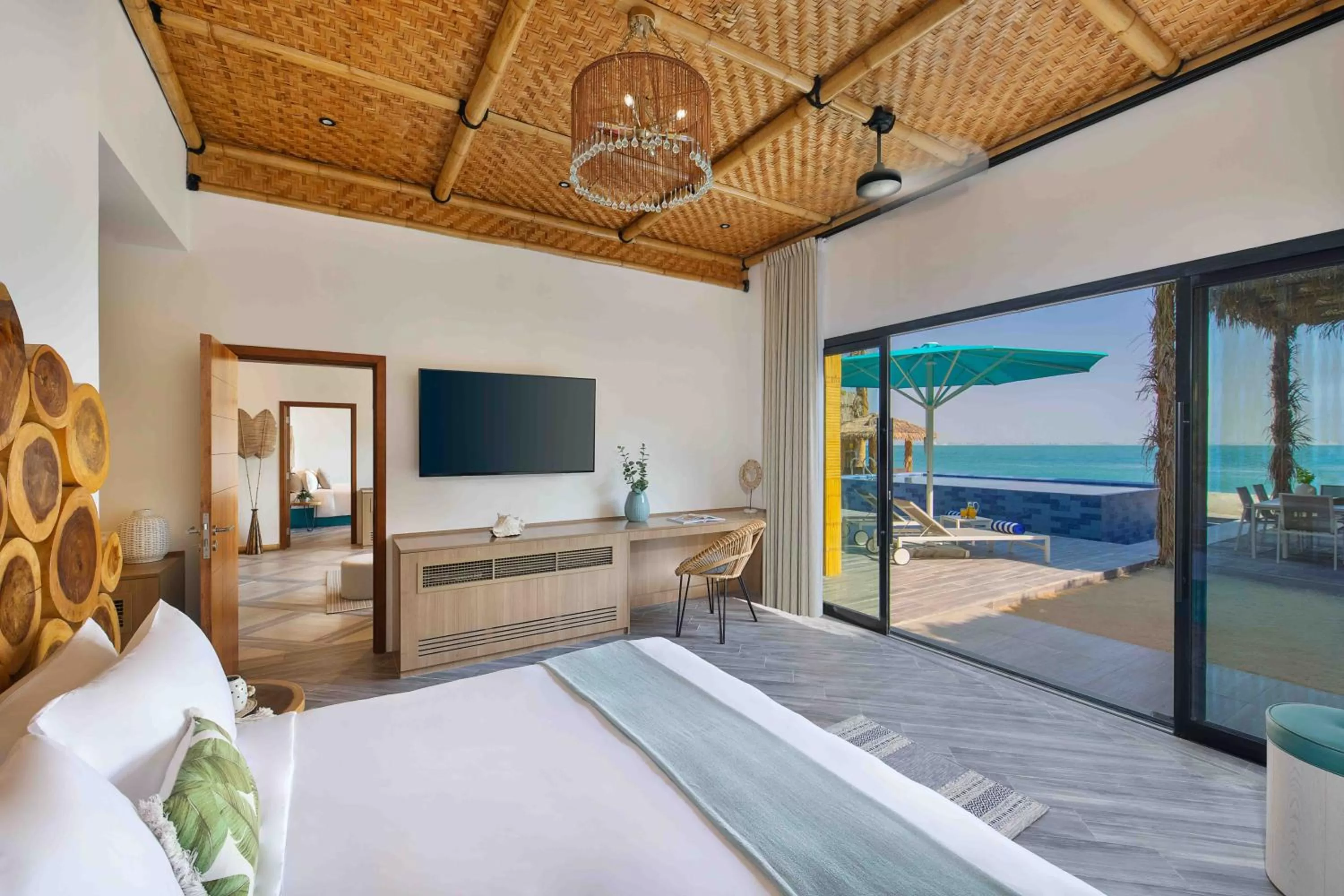 TV and multimedia, Bed in Anantara World Islands Dubai Resort