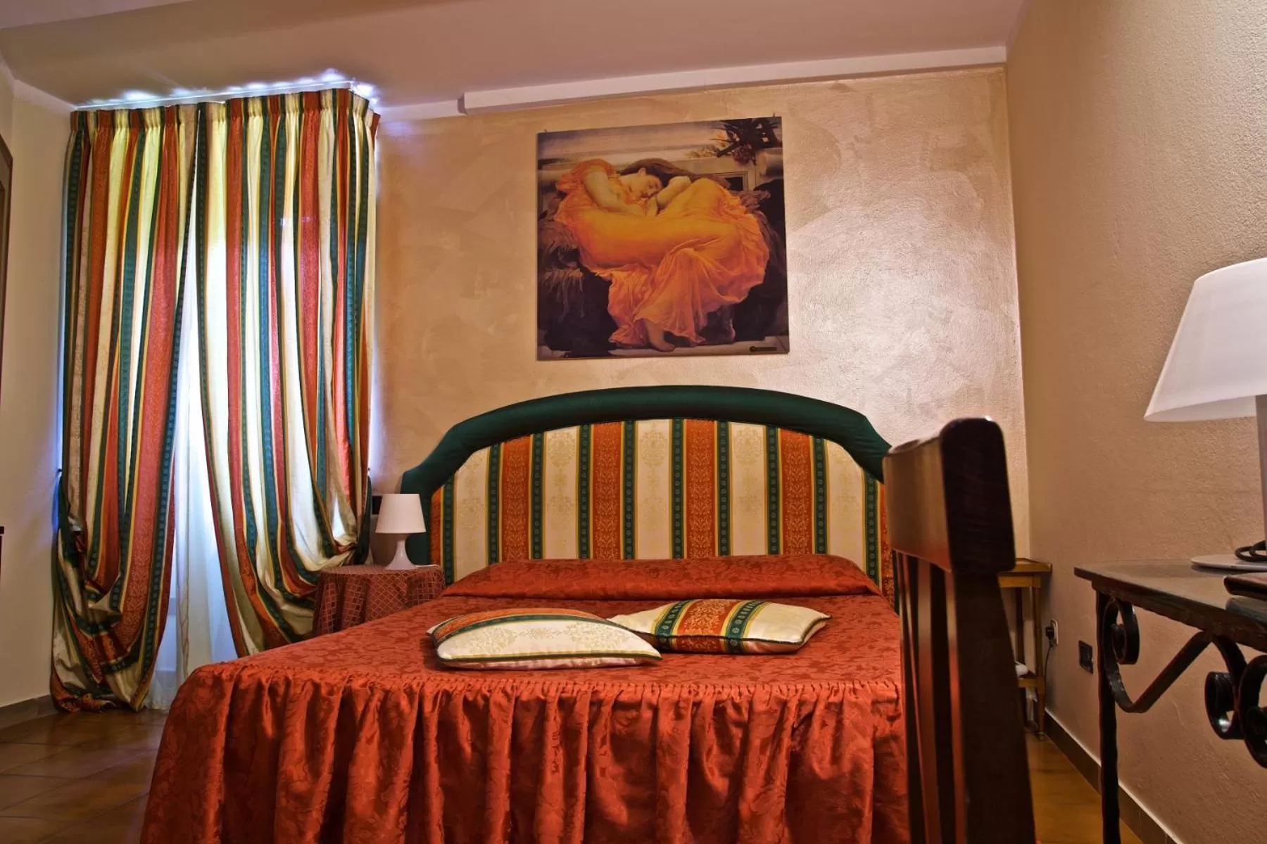 Bed in Hotel La Luna