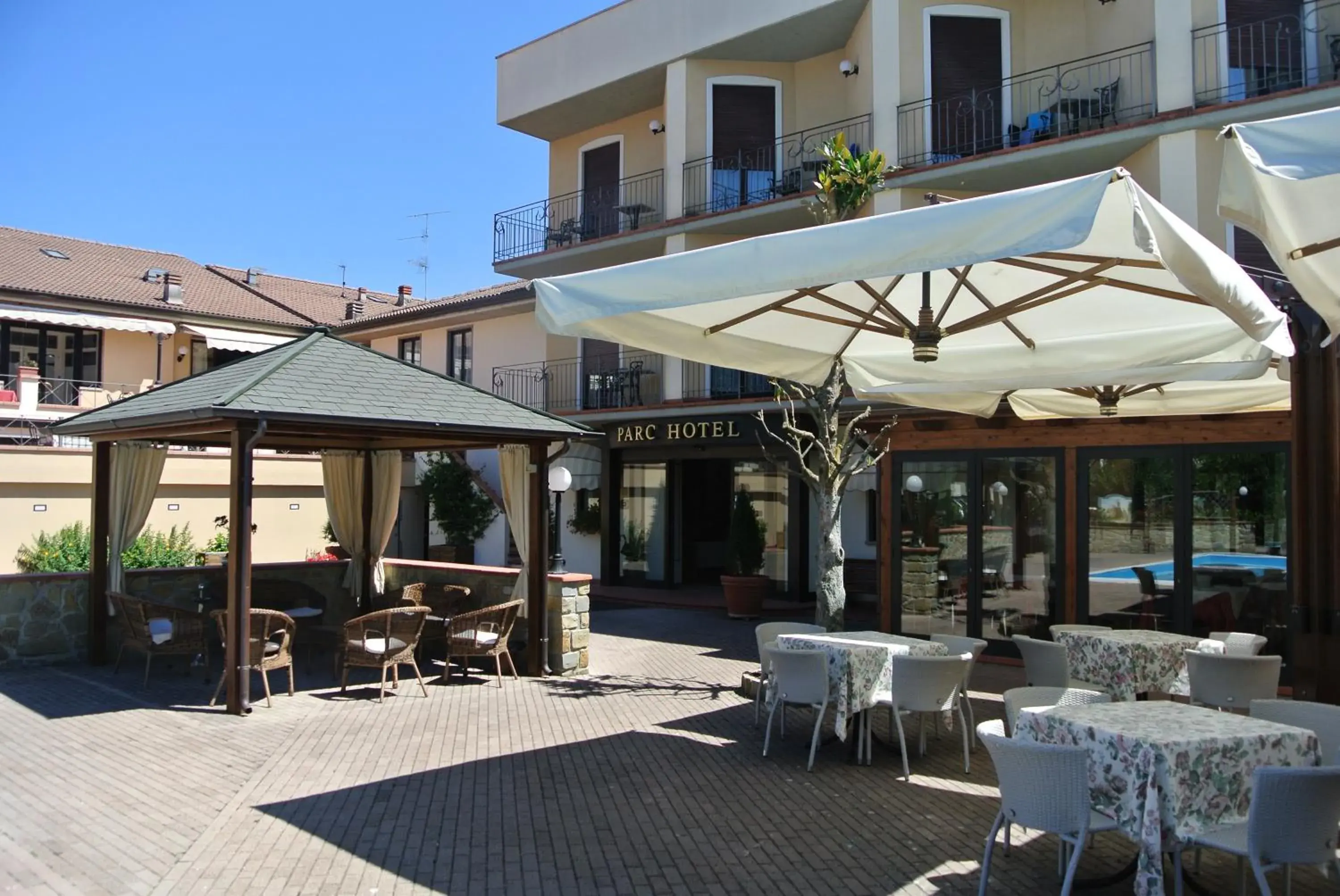 Patio, Restaurant/Places to Eat in Parc Hotel