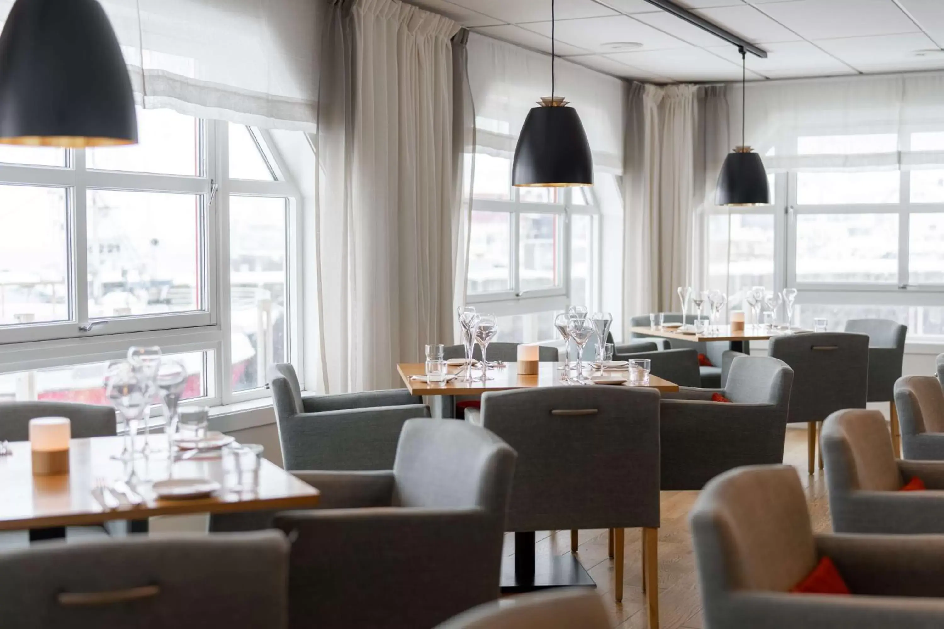 Restaurant/Places to Eat in Scandic Bryggen