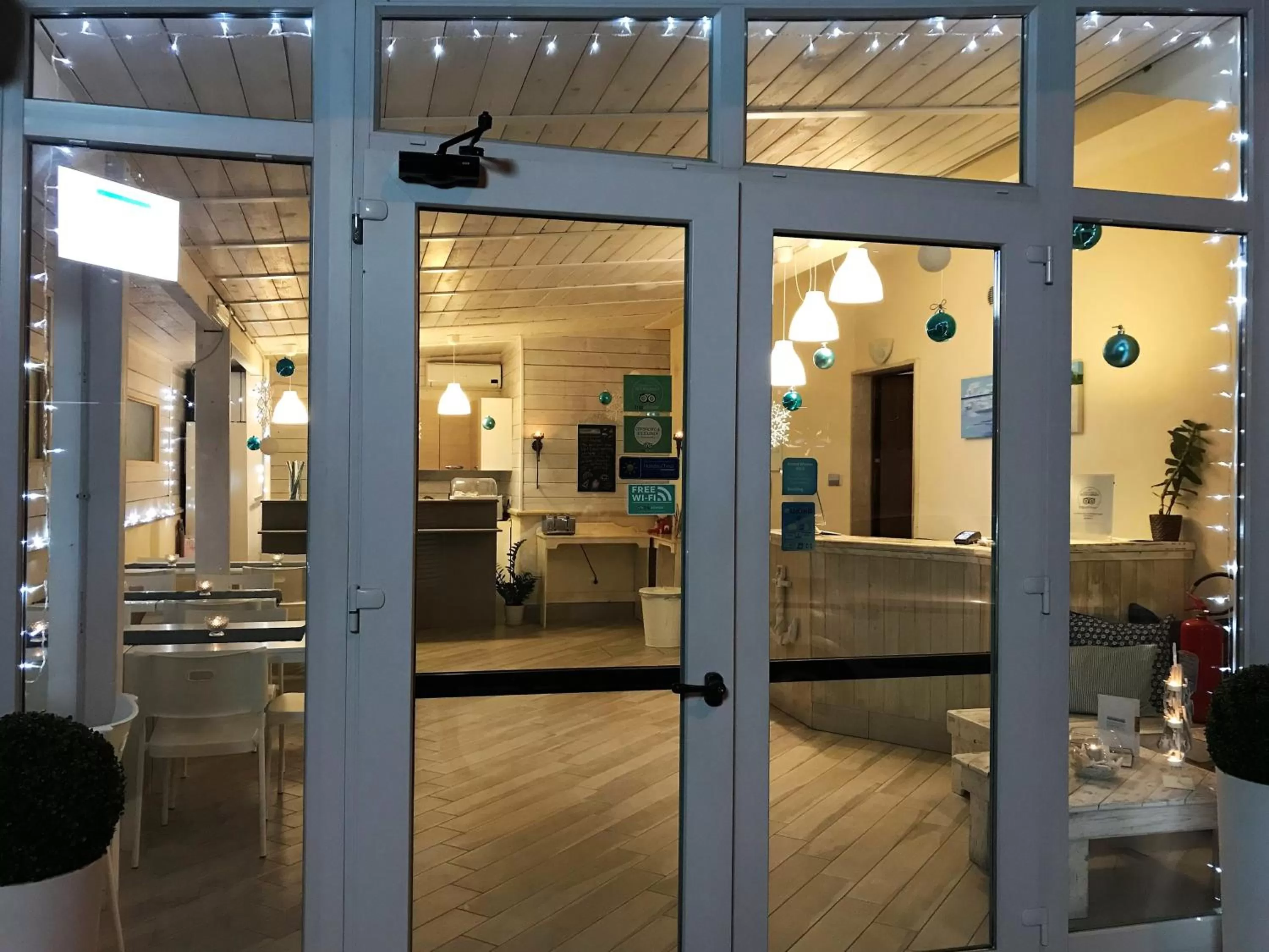 Patio in Fiumicino Airport B&B Deluxe