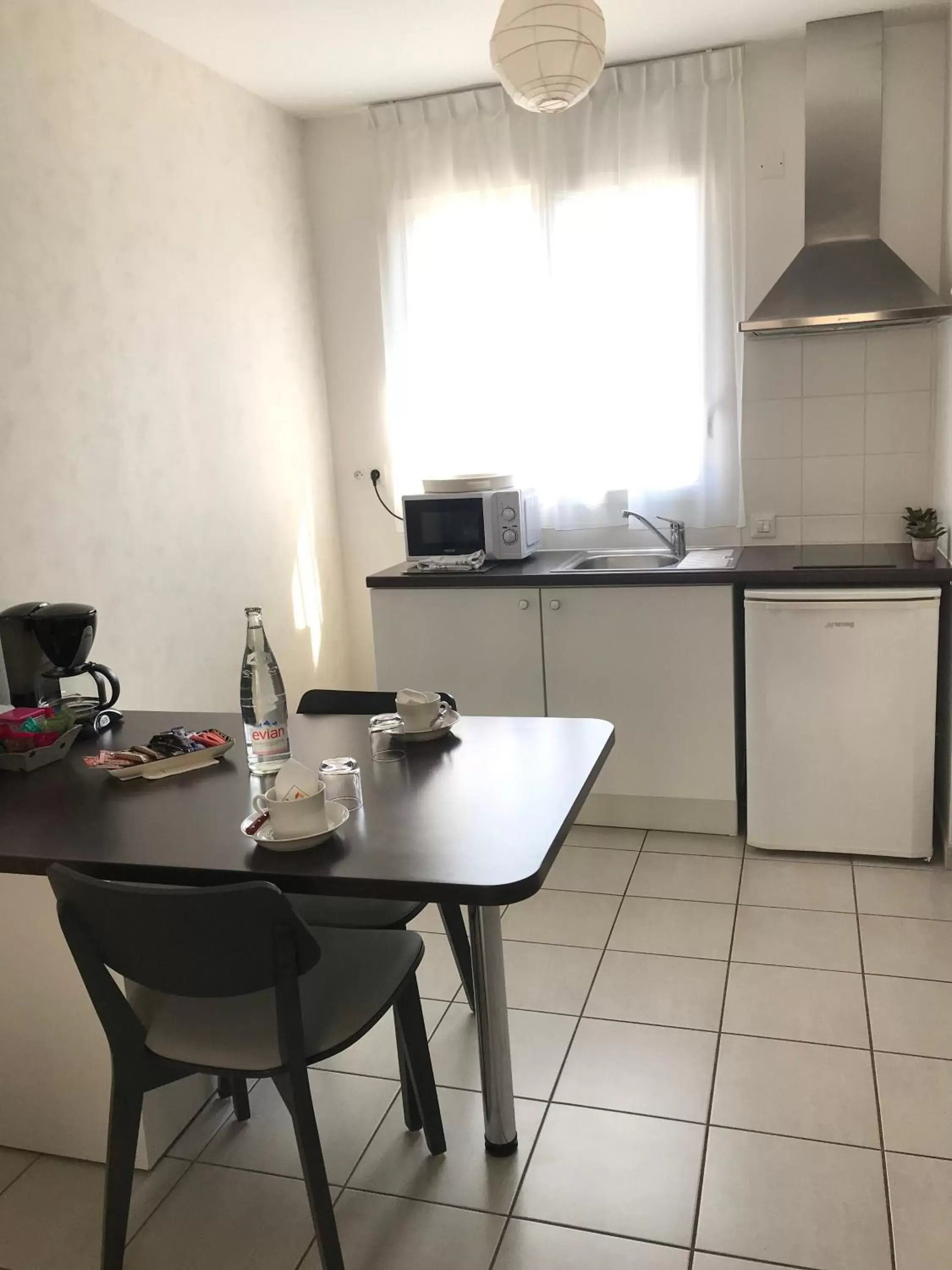 Coffee/tea facilities, Kitchen/Kitchenette in Domitys Le Jardin des Lys