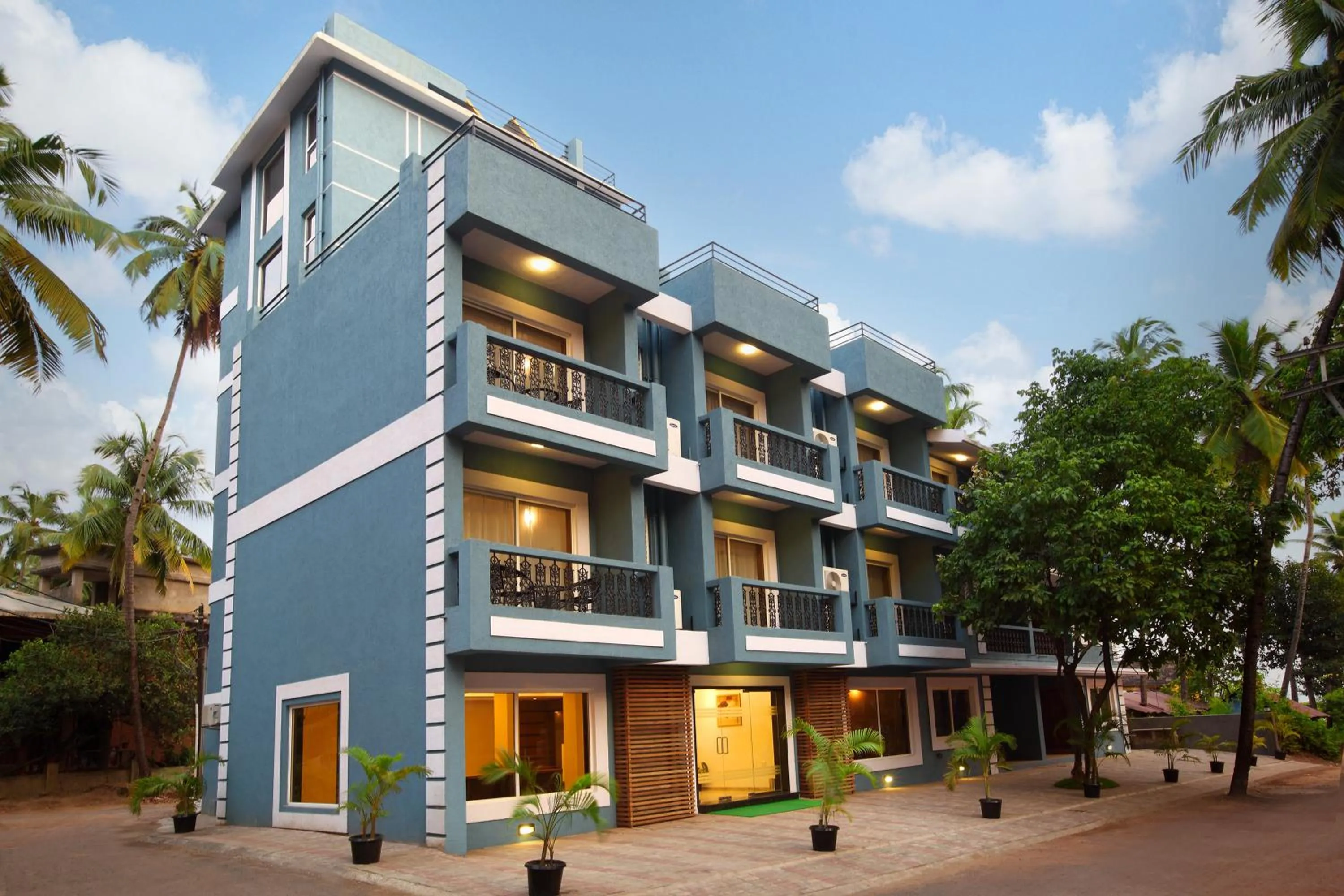 The Hawaii Comforts Panjim Donapaula