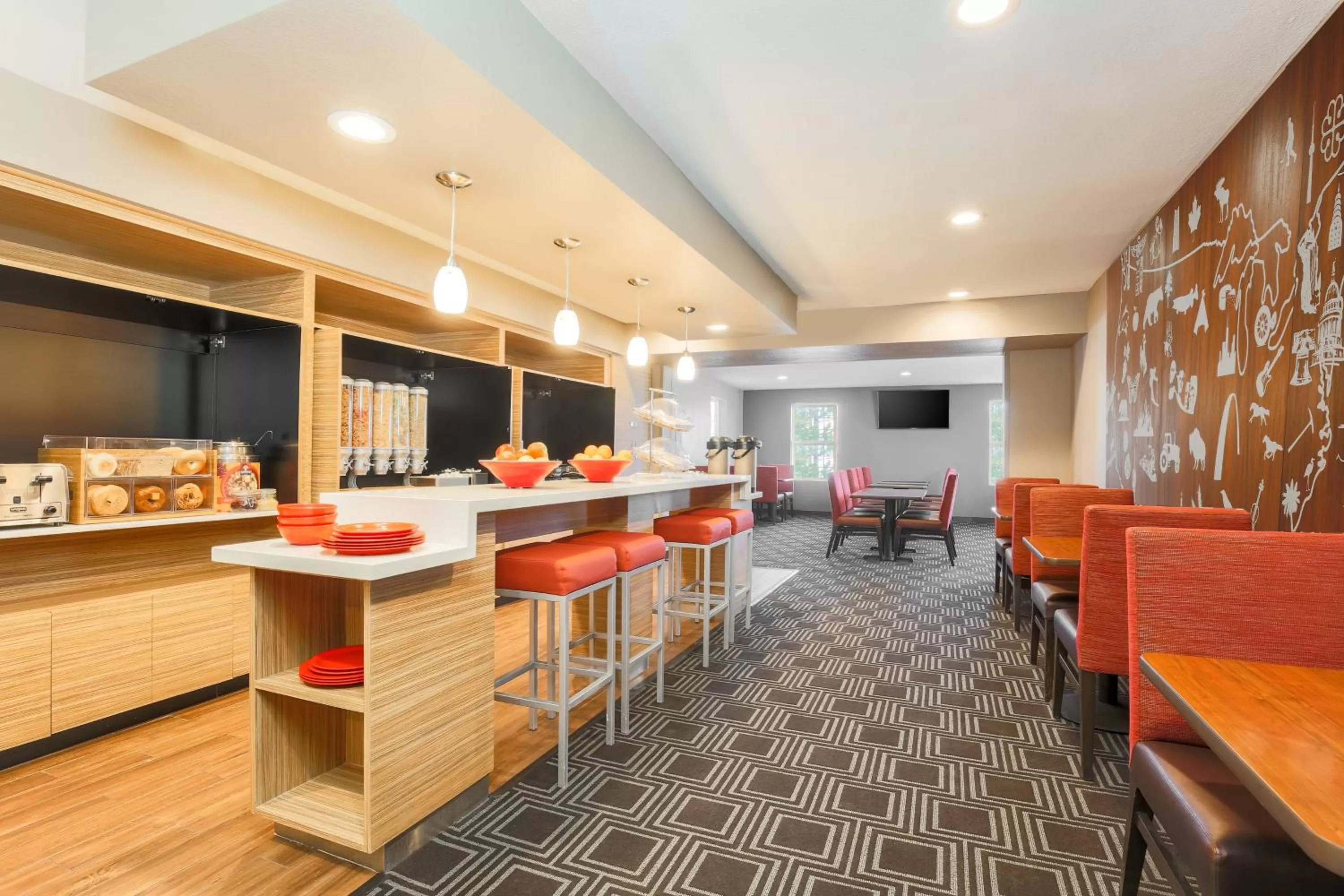 Breakfast, Lounge/Bar in TownePlace Suites Denver Southeast