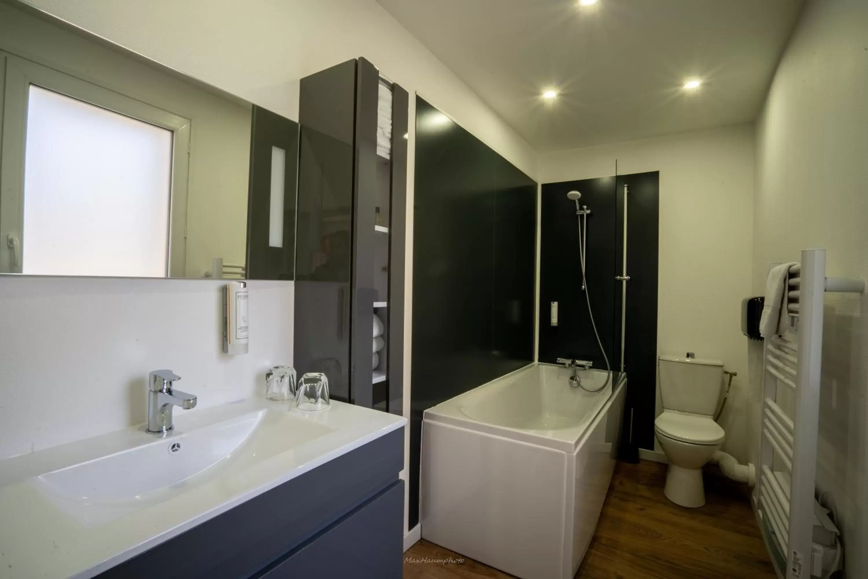 Bathroom in HOTEL & SPA Le Renard Centre