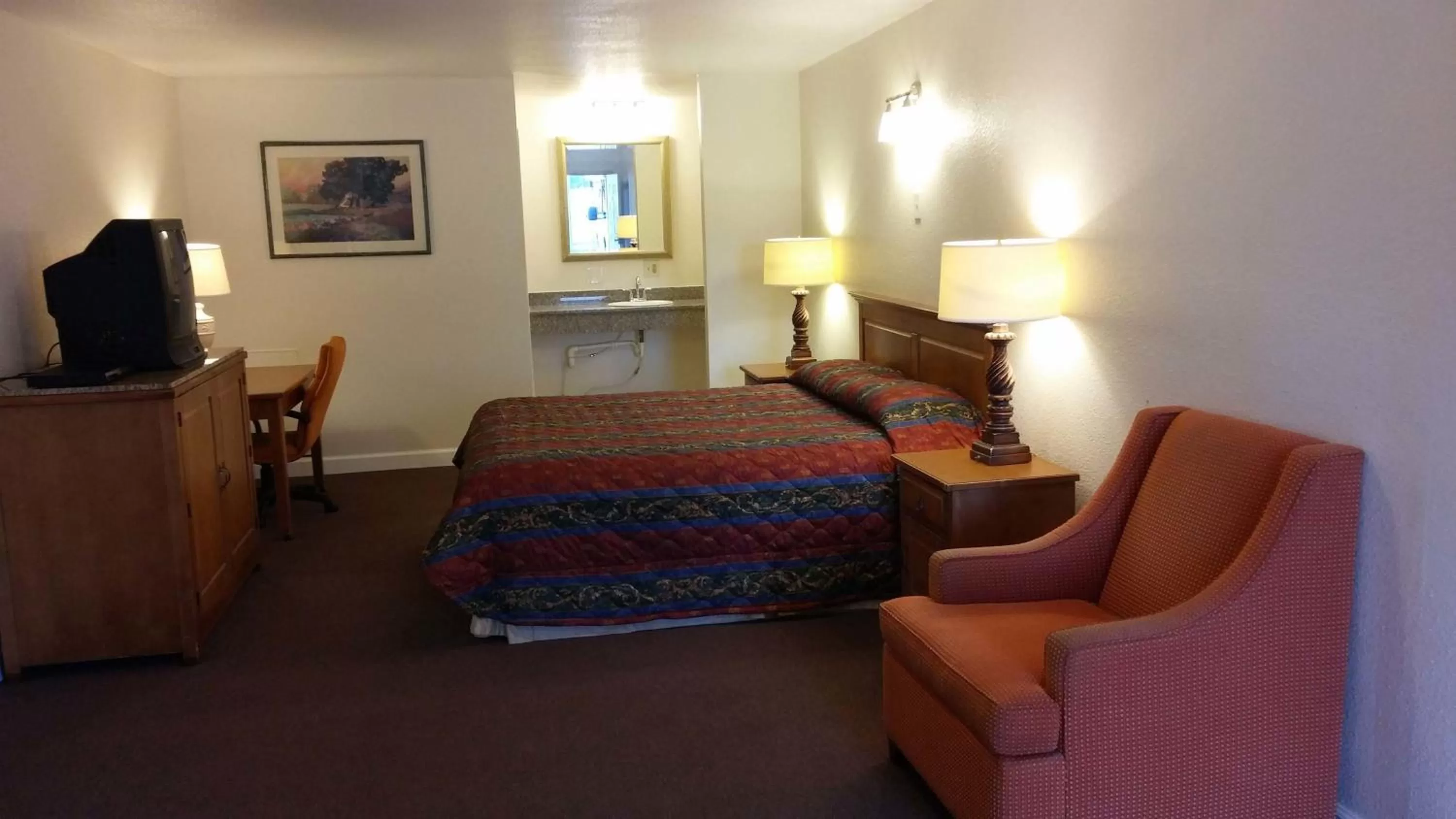 Photo of the whole room, Bed in Country Regency Inn & Suites