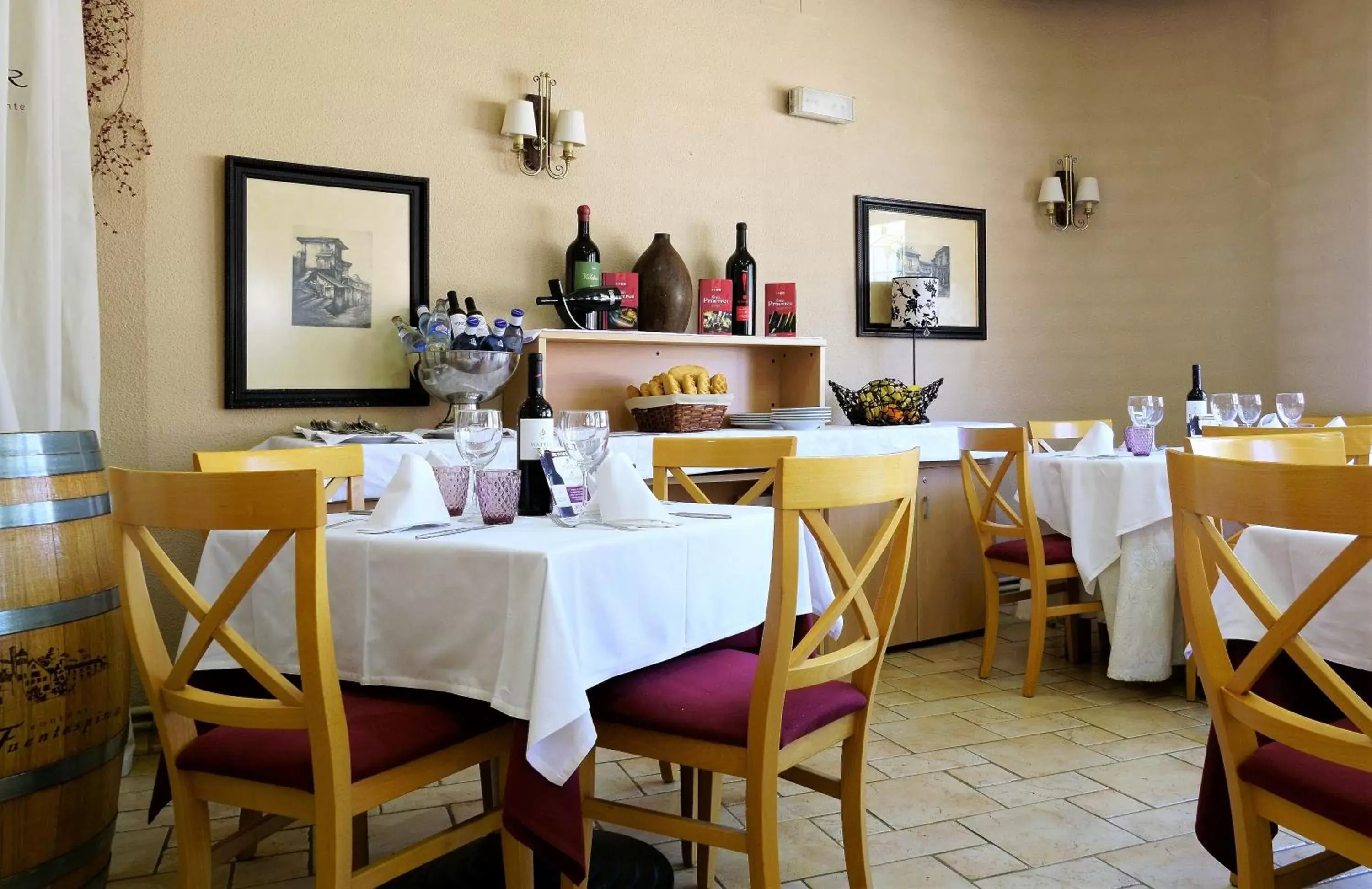 Restaurant/Places to Eat in Hotel Vivar