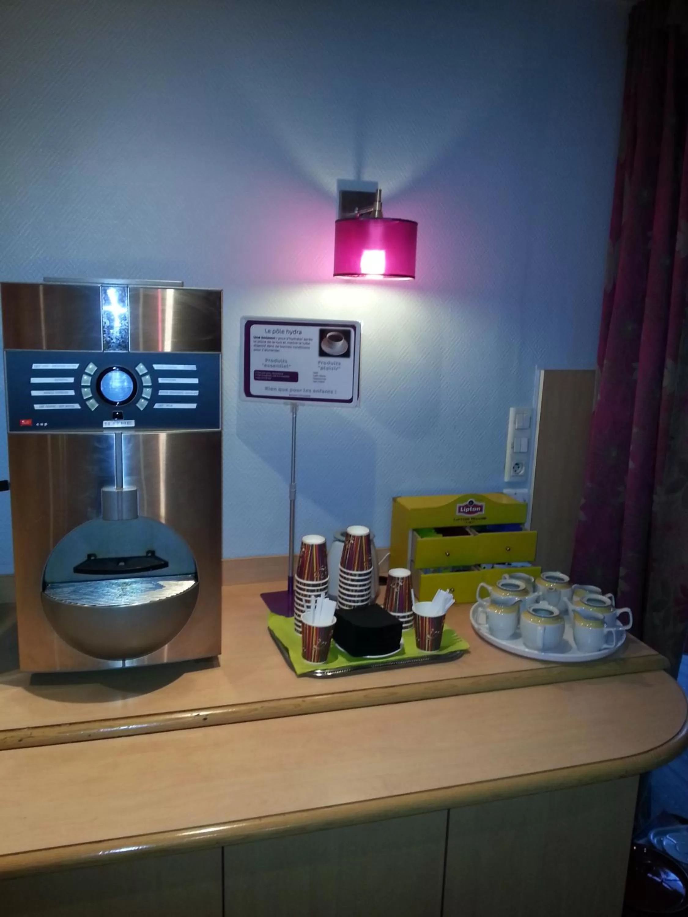 Restaurant/places to eat in ibis Styles Melun