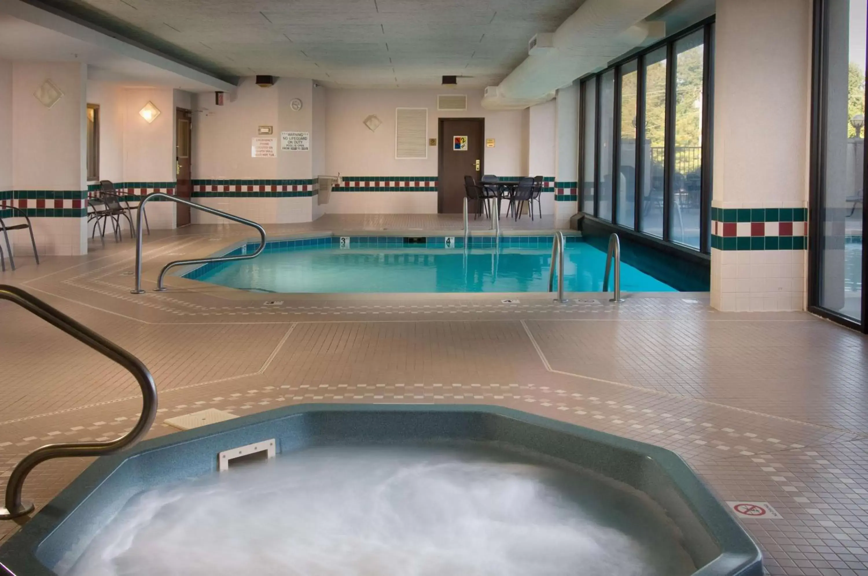 Activities, Swimming Pool in Drury Inn & Suites Springfield MO