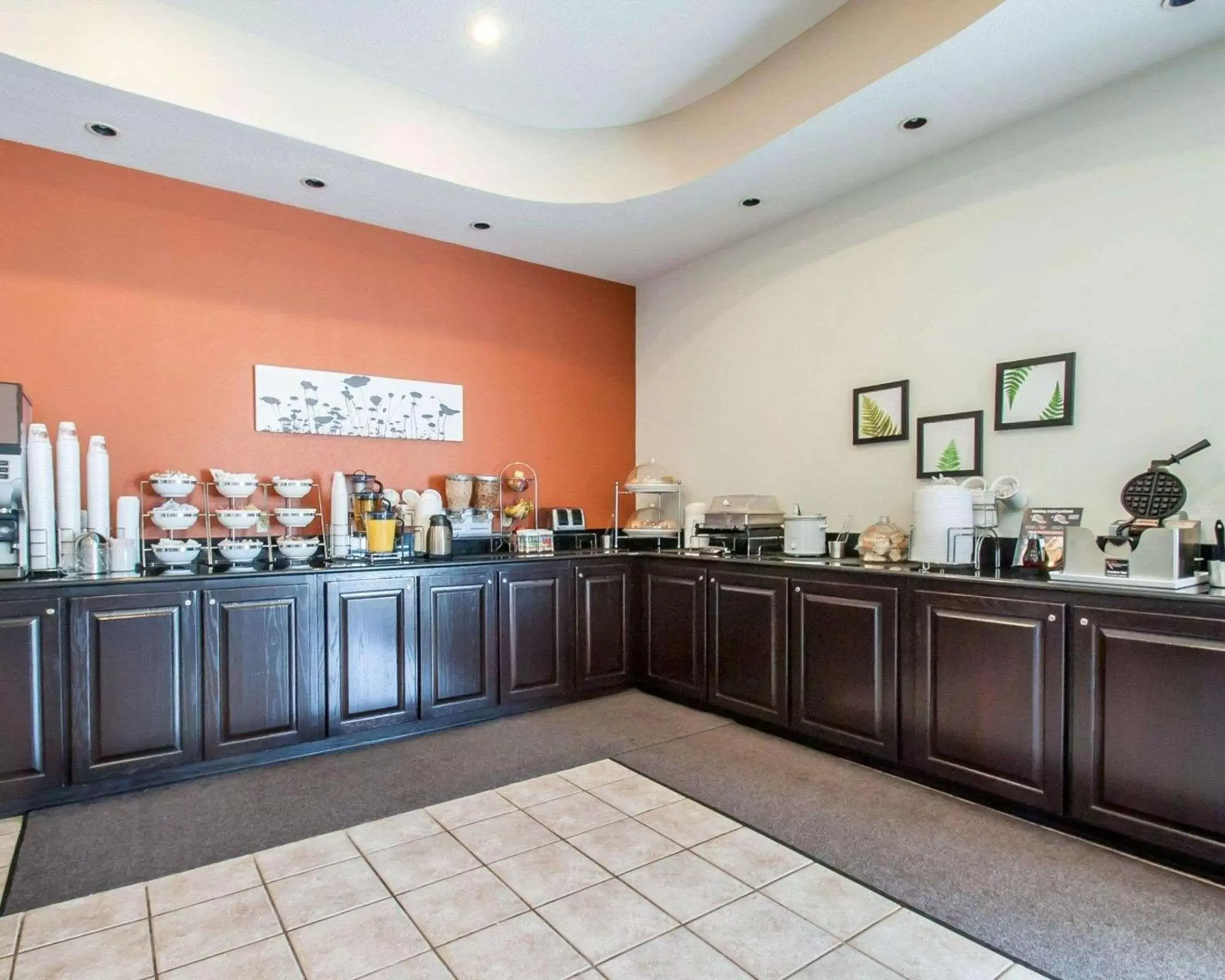 Restaurant/places to eat in Sleep Inn & Suites Lake of the Ozarks Restaurant/places to eat in Sleep Inn & Suites Lake of the Ozarks