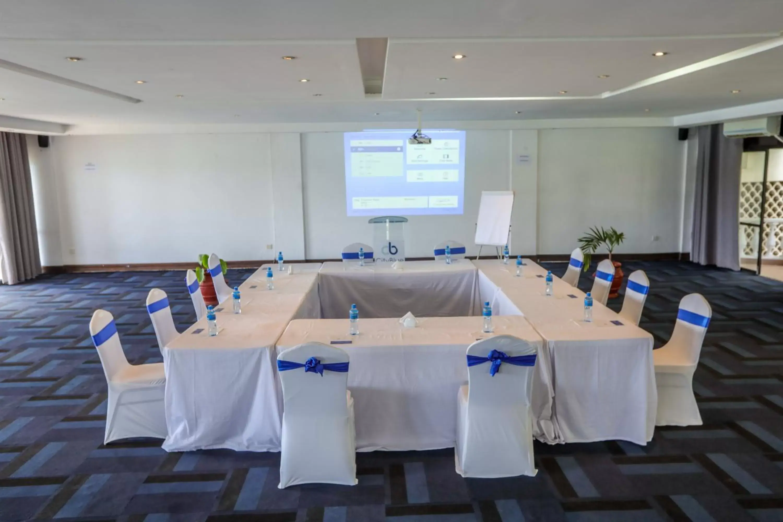 Meeting/conference room in CityBlue Creekside Hotel & Suites