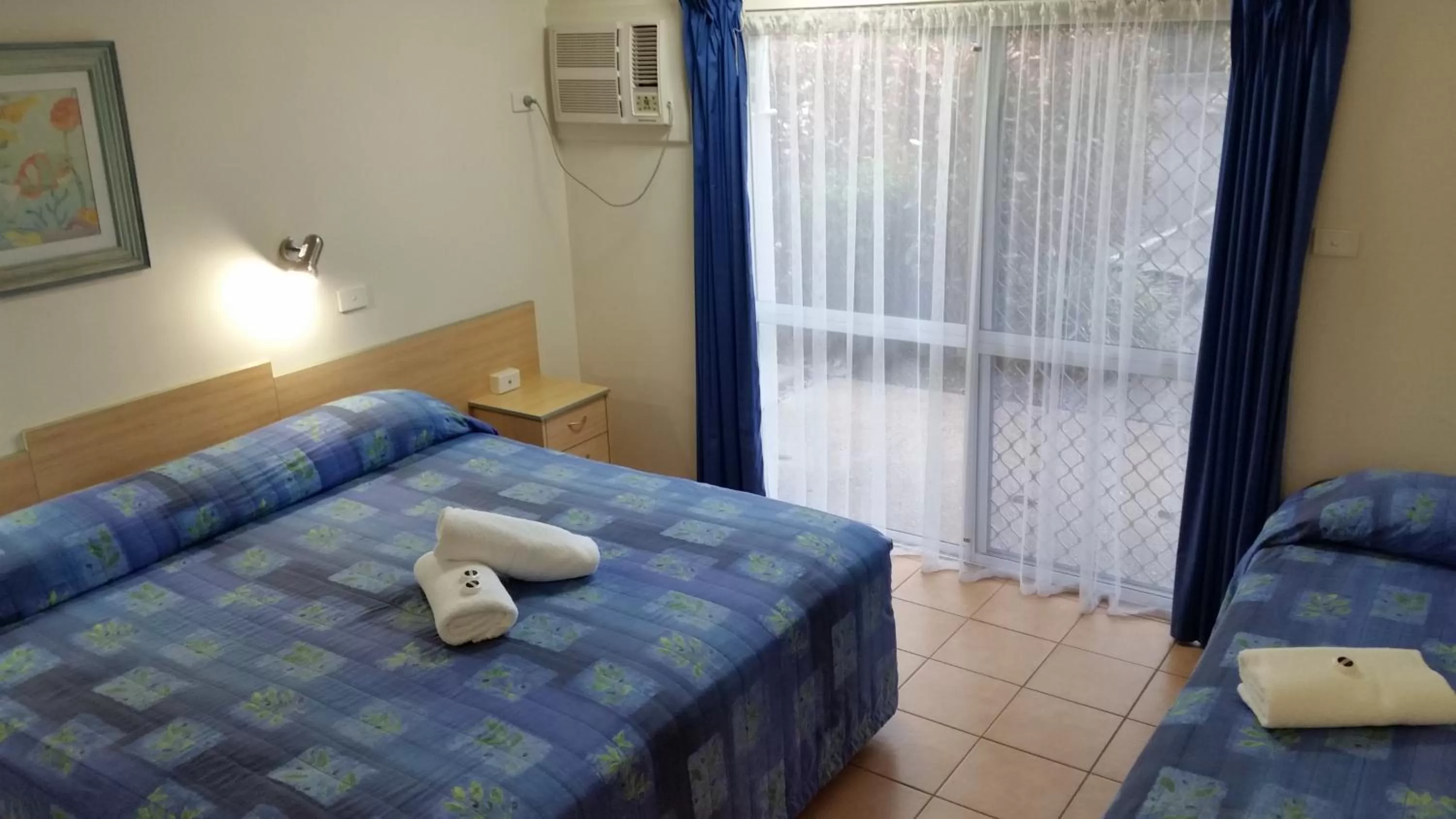 Bed in Cairns Gateway Resort