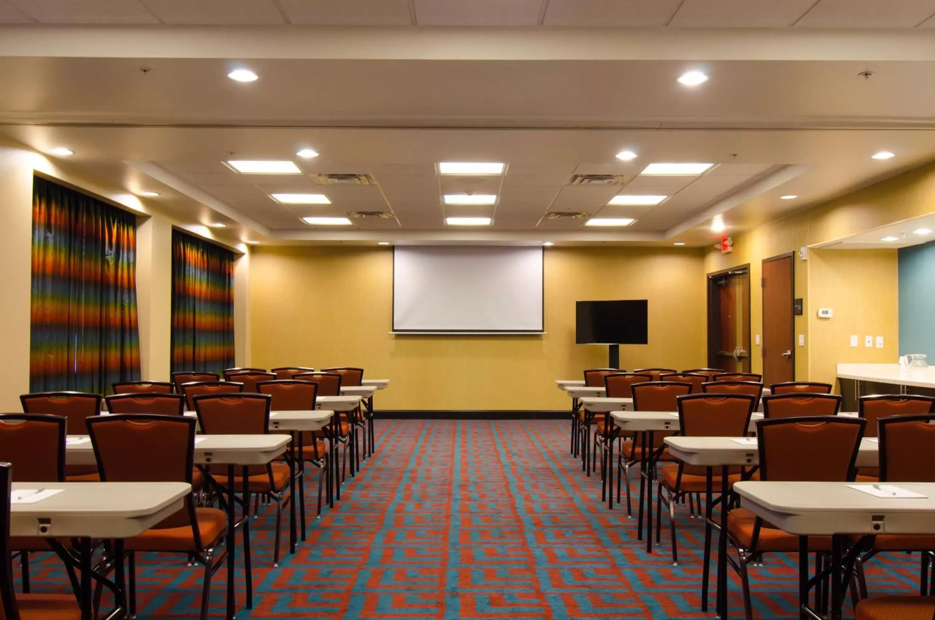 Meeting/conference room in Hampton Inn & Suites Huntsville