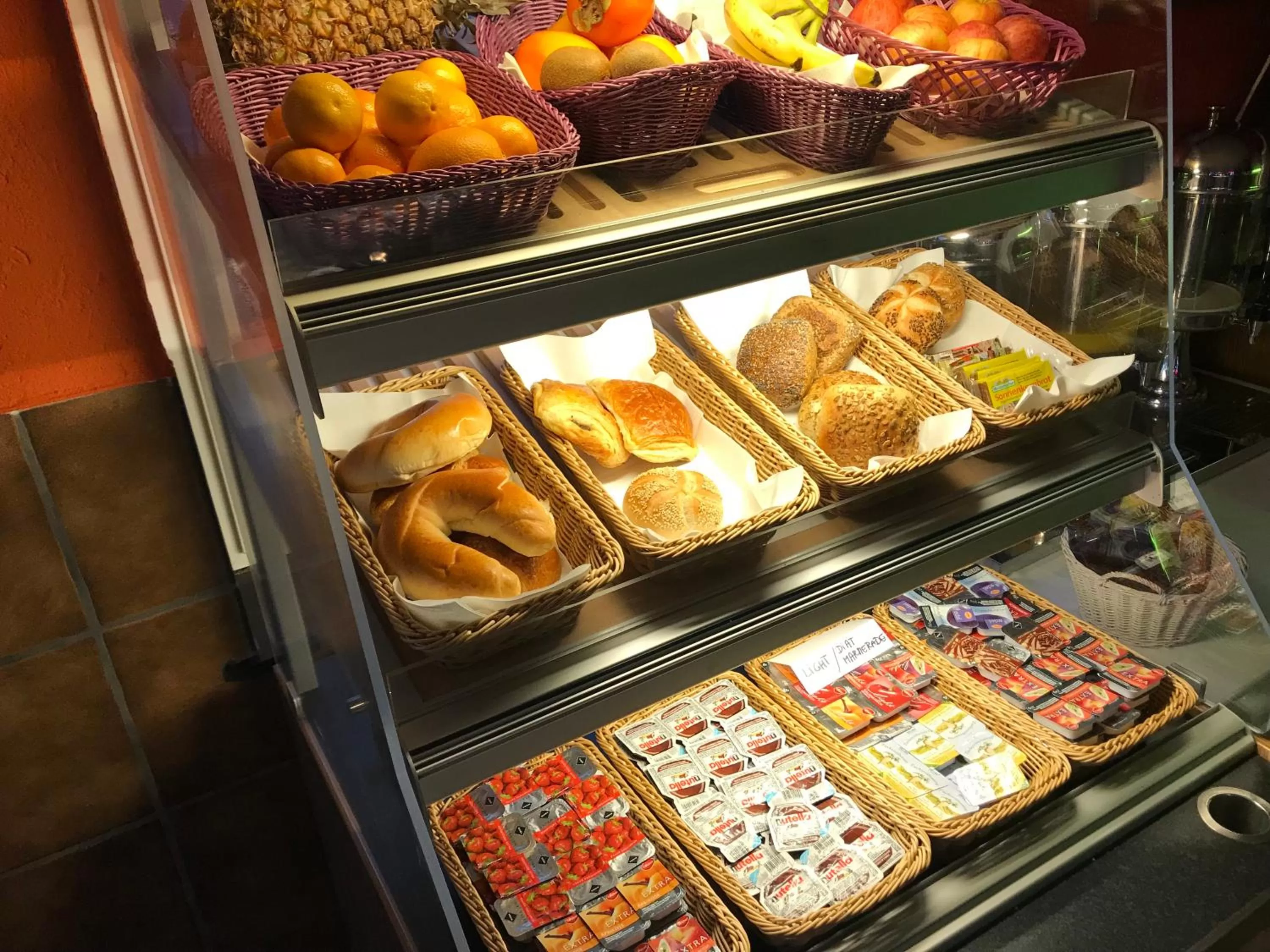 Breakfast in Hotel Rhein INN