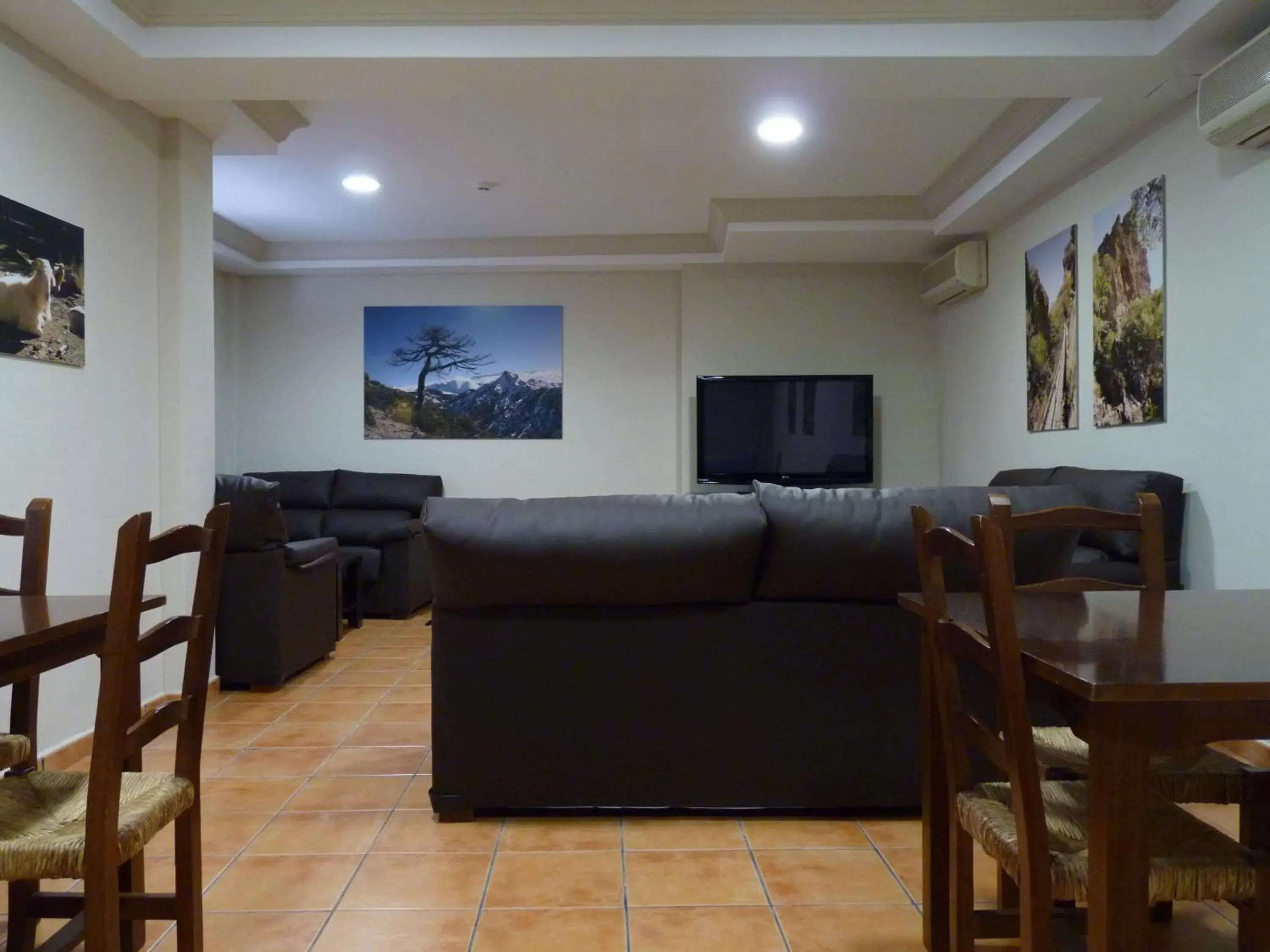 Communal lounge/ TV room, Seating Area in Hotel Rural Huerta del Laurel