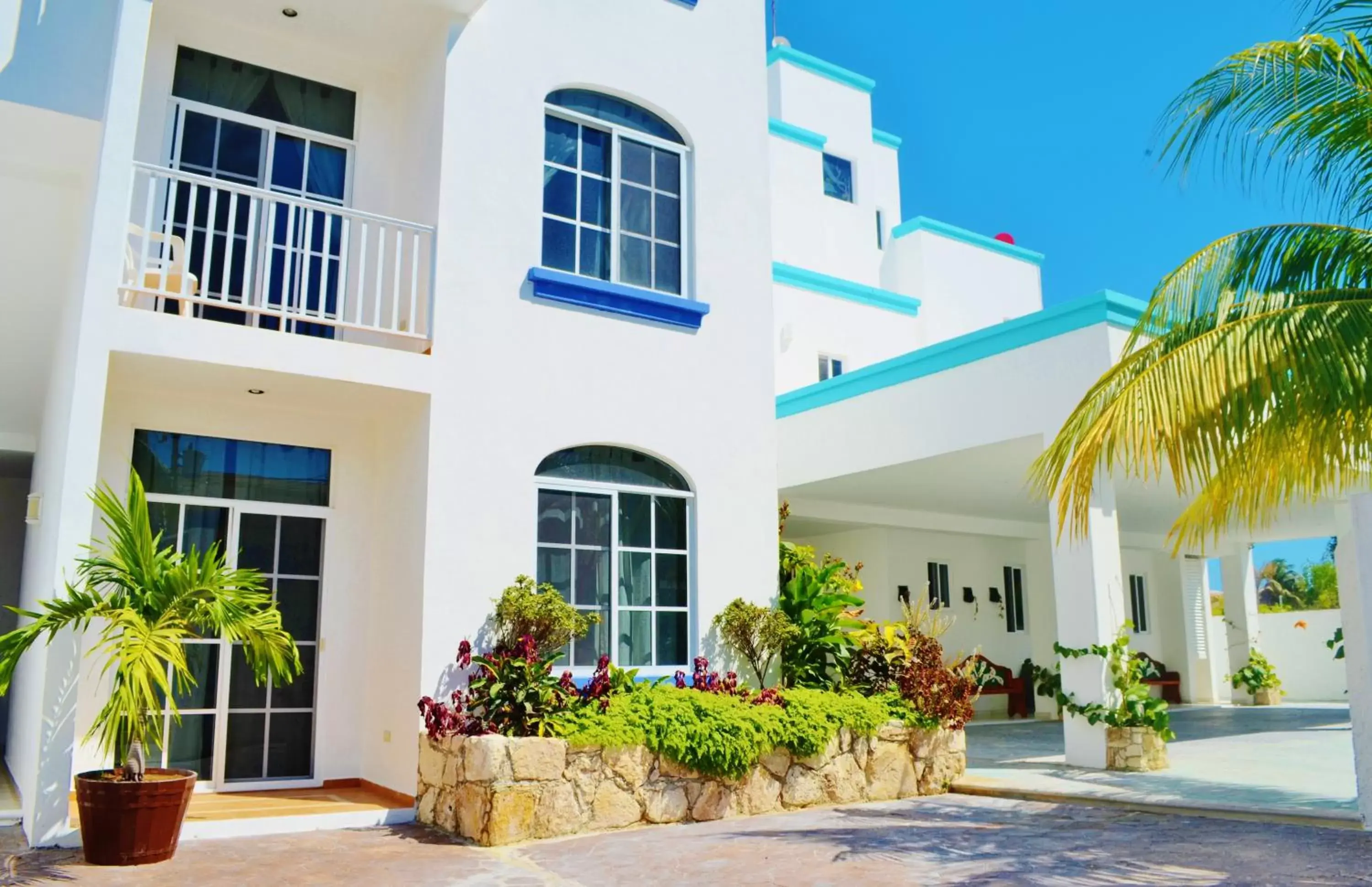 Property Building in Corales Suites