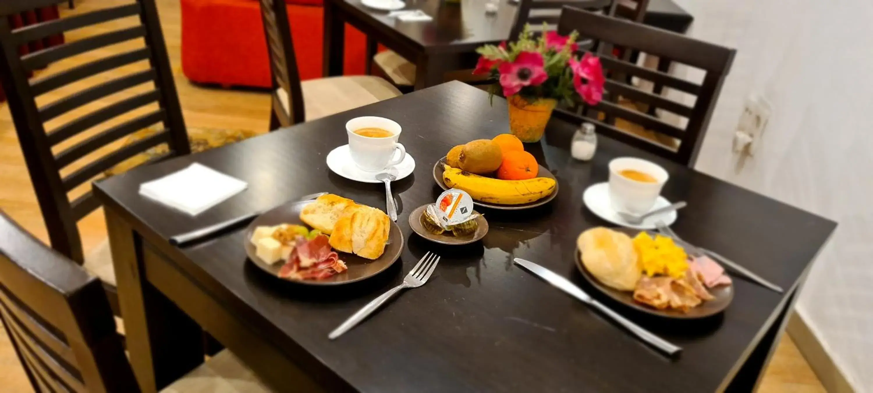 Breakfast in Hotel Duquesa