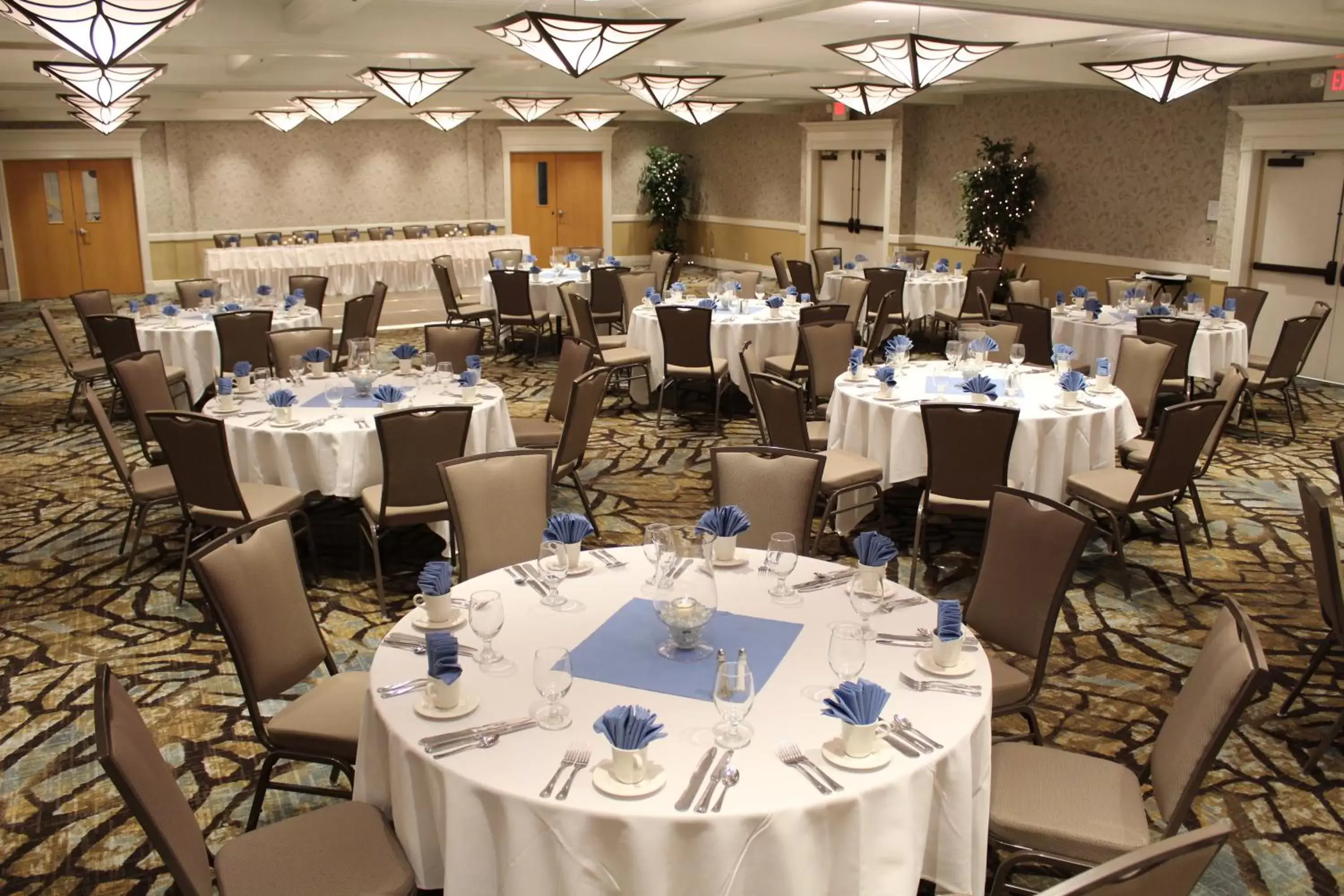Banquet/Function facilities, Restaurant/Places to Eat in Hotel Ithaca
