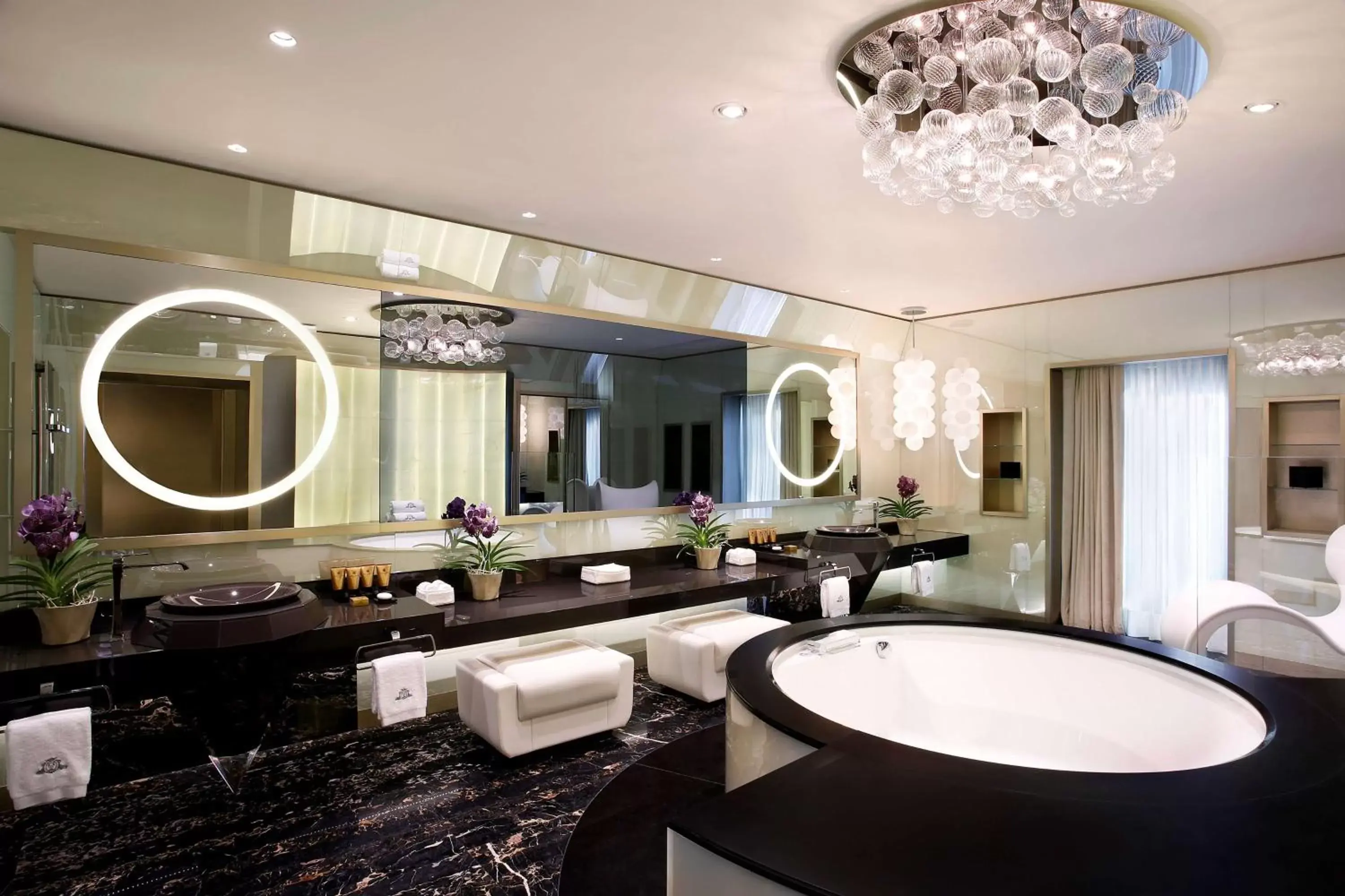 Bathroom in Excelsior Hotel Gallia, a Luxury Collection Hotel, Milan