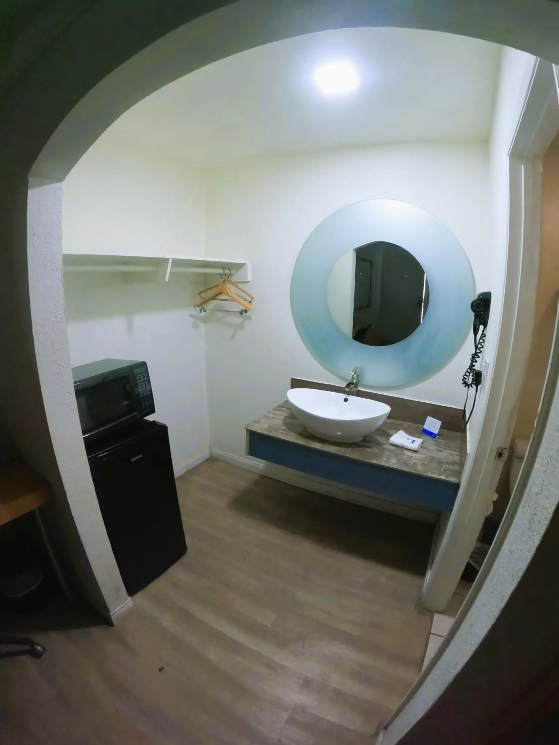 King Suite - Smoking in Rodeway Inn & Suites Ridgecrest King Suite - Smoking in Rodeway Inn & Suites Ridgecrest