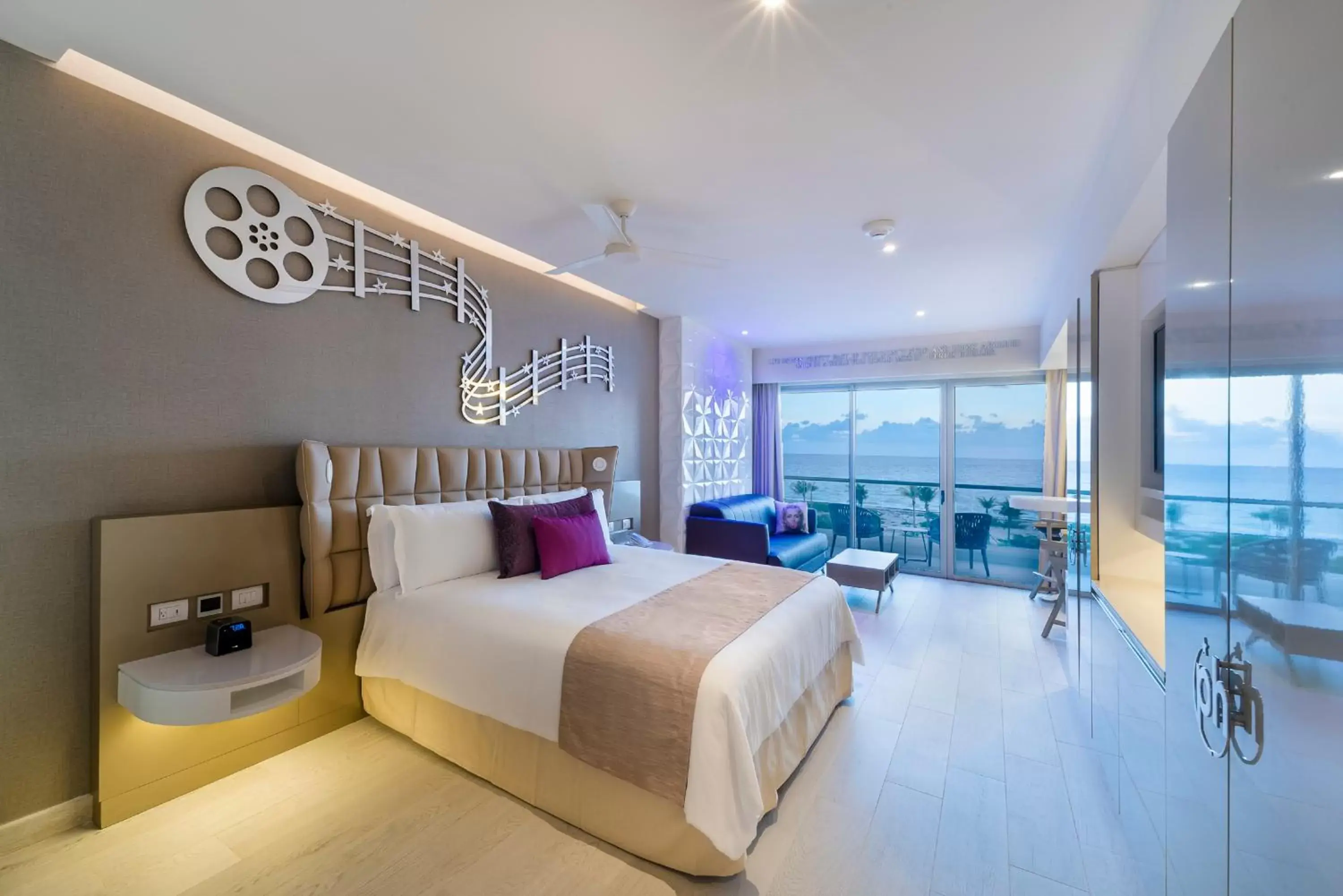 Bedroom in Planet Hollywood Cancun, An Autograph Collection All-Inclusive Resort