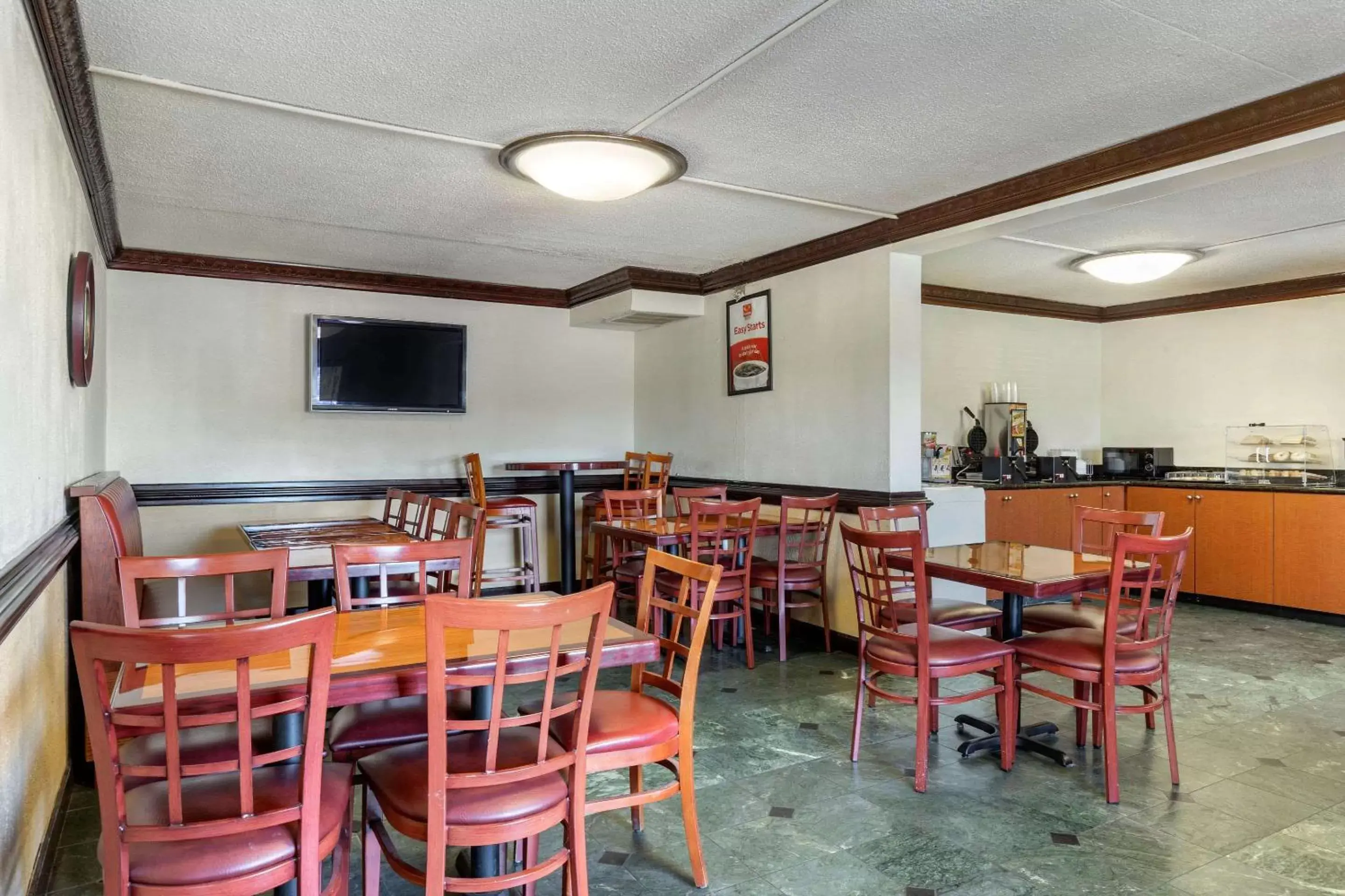 Restaurant/Places to Eat in Econo Lodge Florence