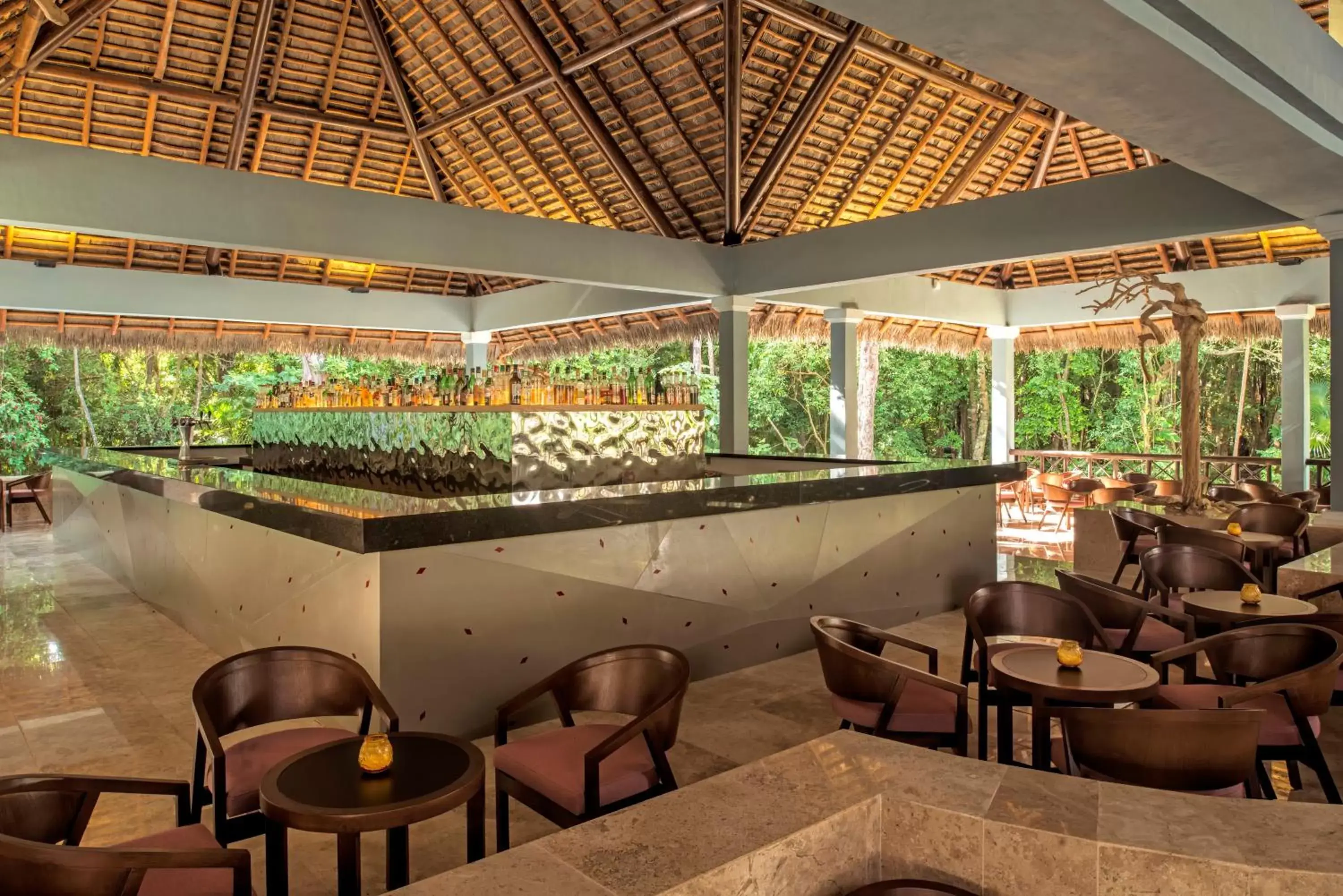 Lounge or bar, Restaurant/Places to Eat in Iberostar Quetzal