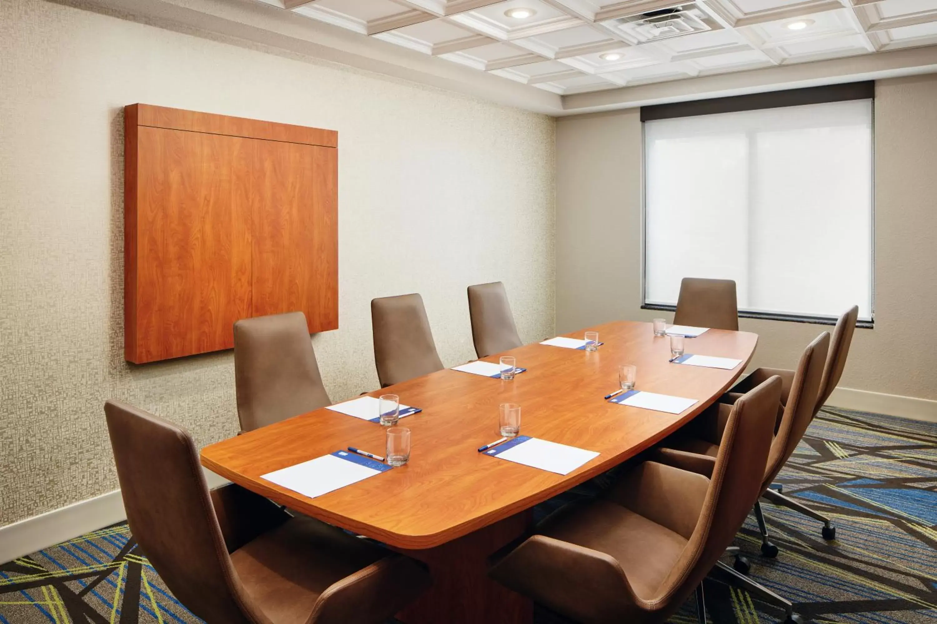 Meeting/conference room in Holiday Inn Express & Suites Jacksonville South East - Medical Center Area, an IHG Hotel