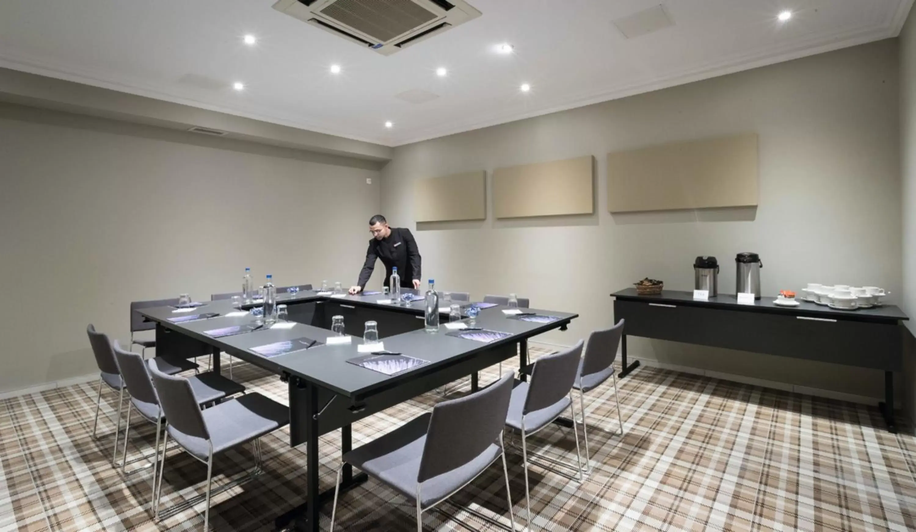 Meeting/conference room in Riu Plaza The Gresham Dublin