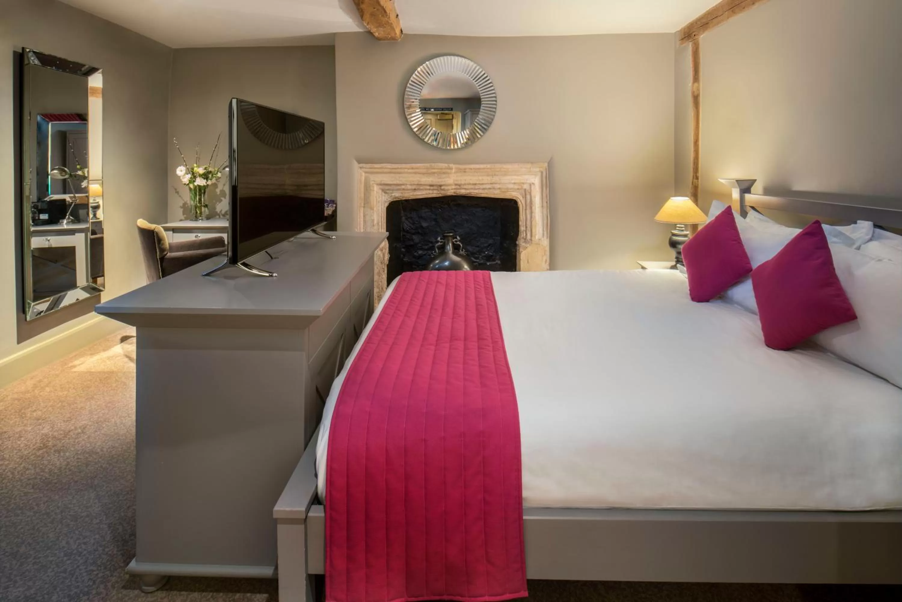 Bed in Vanbrugh House Hotel