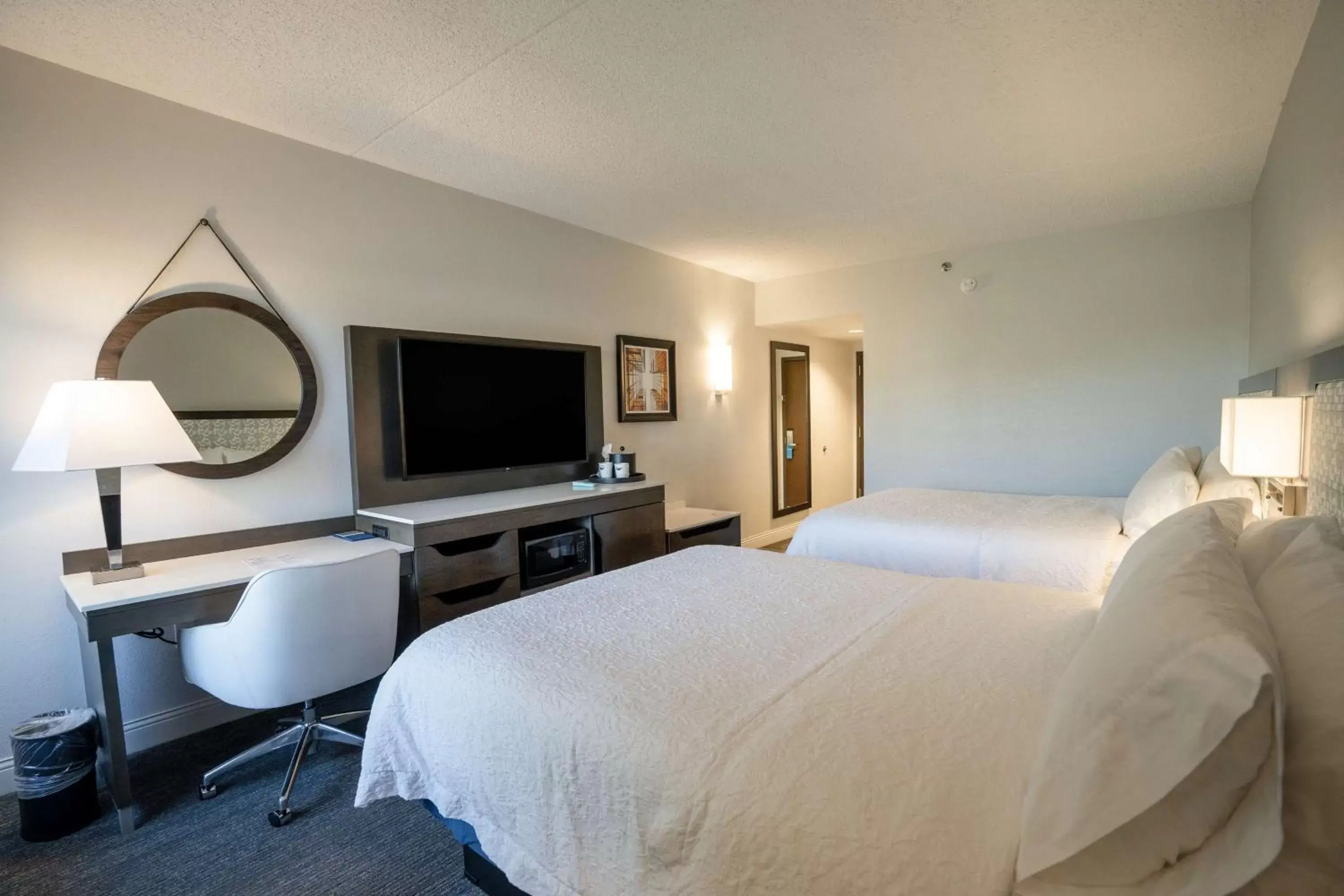 Bedroom in Hampton Inn & Suites Fairfield