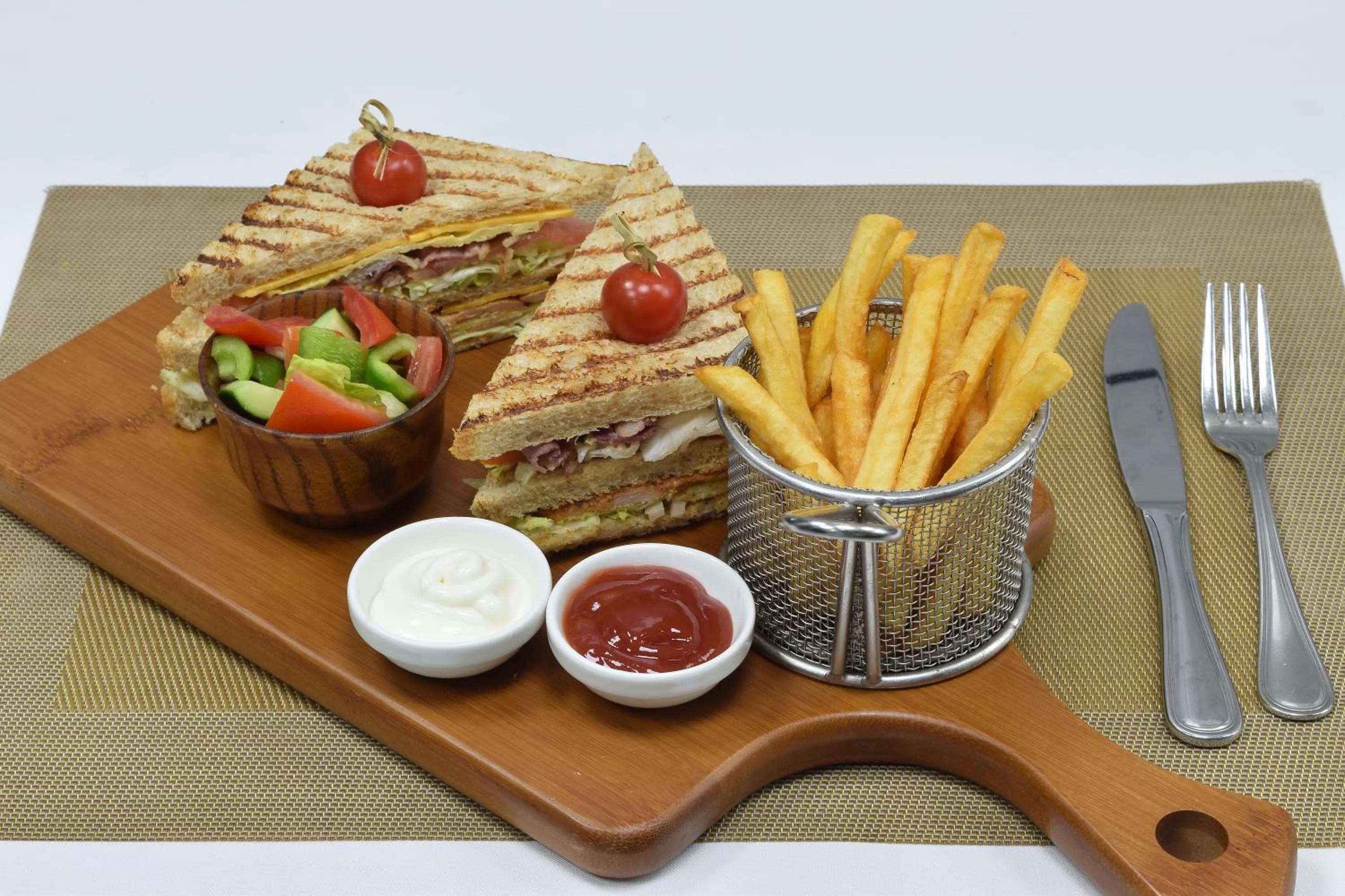 Restaurant/places to eat in Best Western Plus Fursan