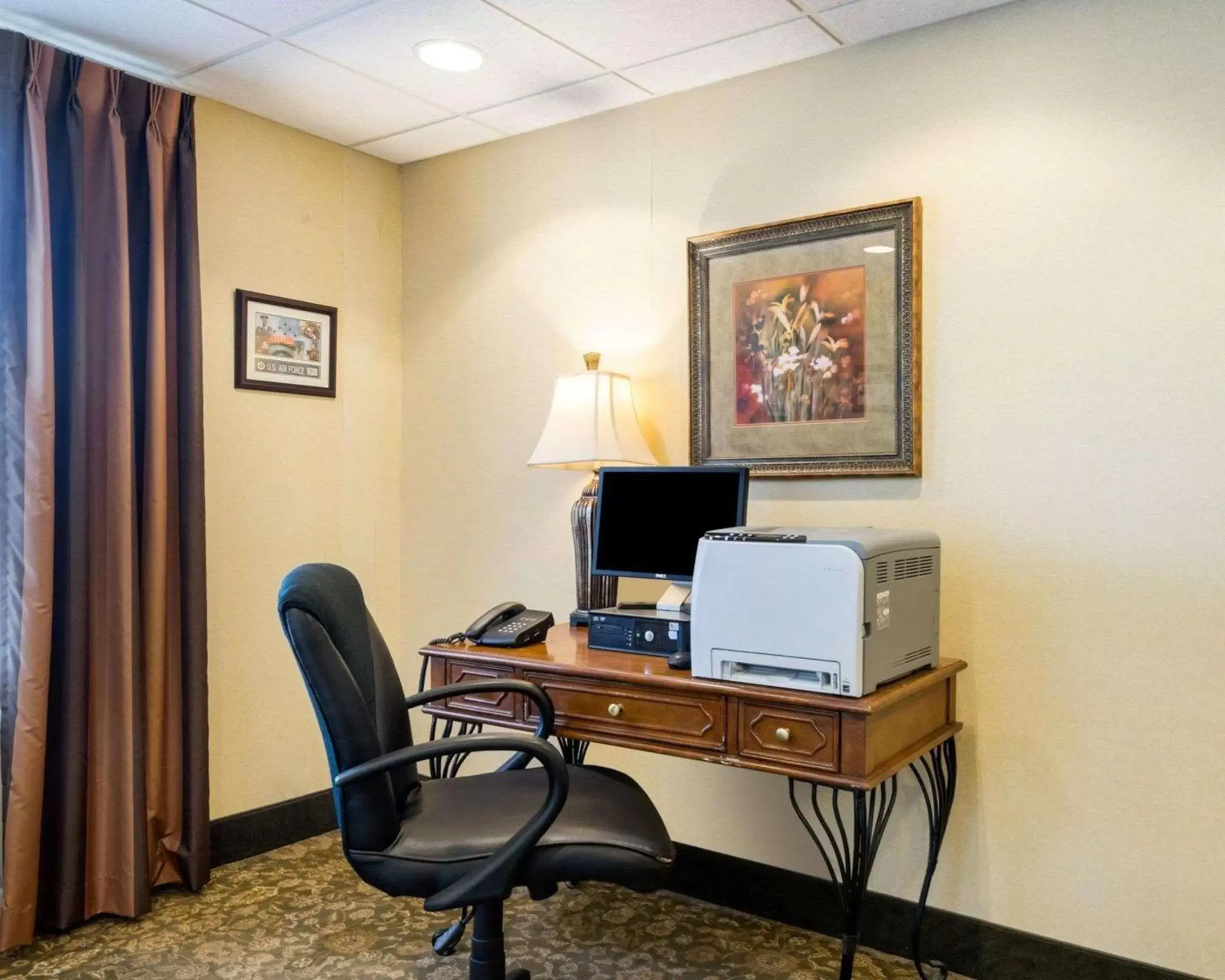 Business facilities in Mainstay Suites Dover