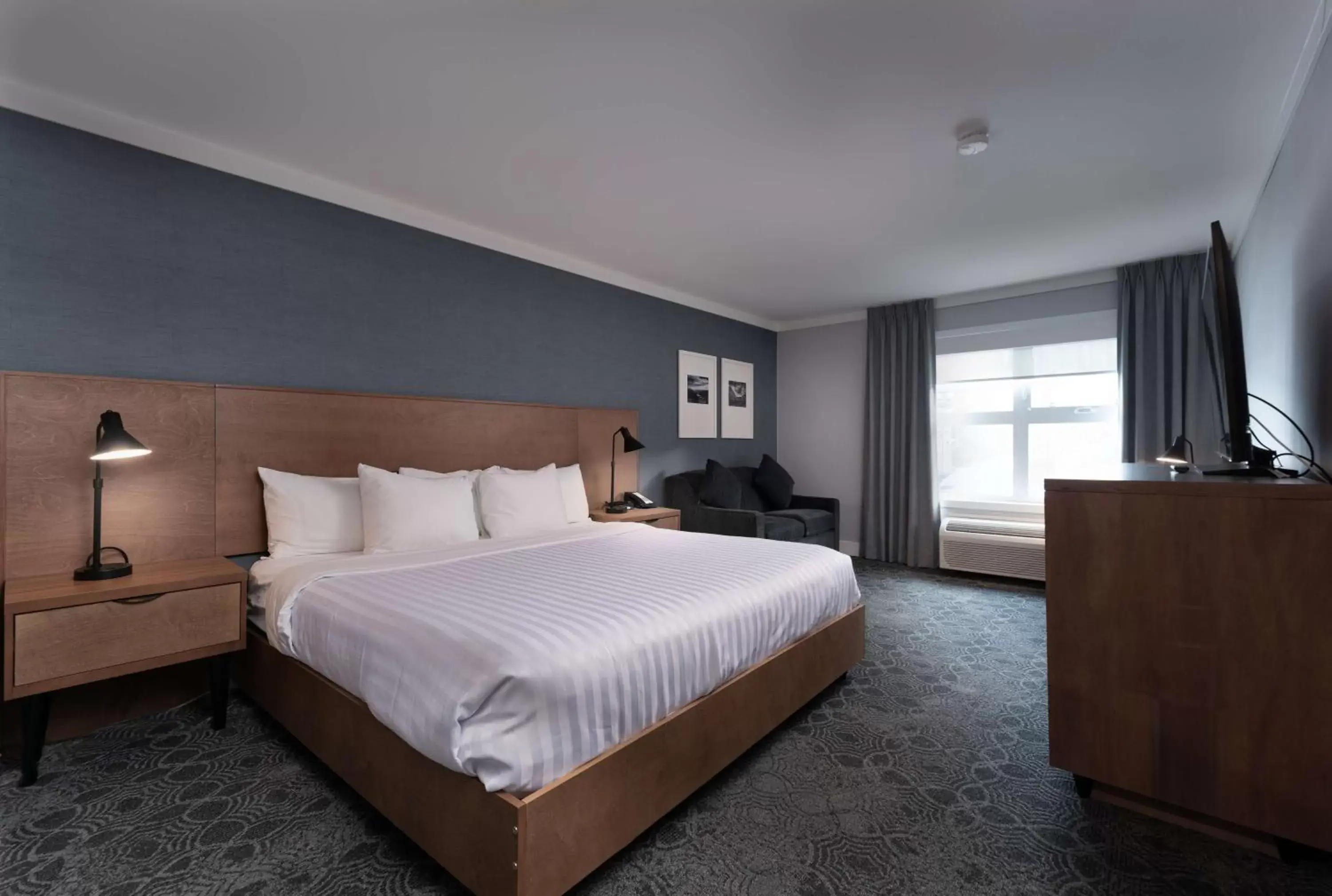 Photo of the whole room, Bed in Prestige Kamloops Hotel