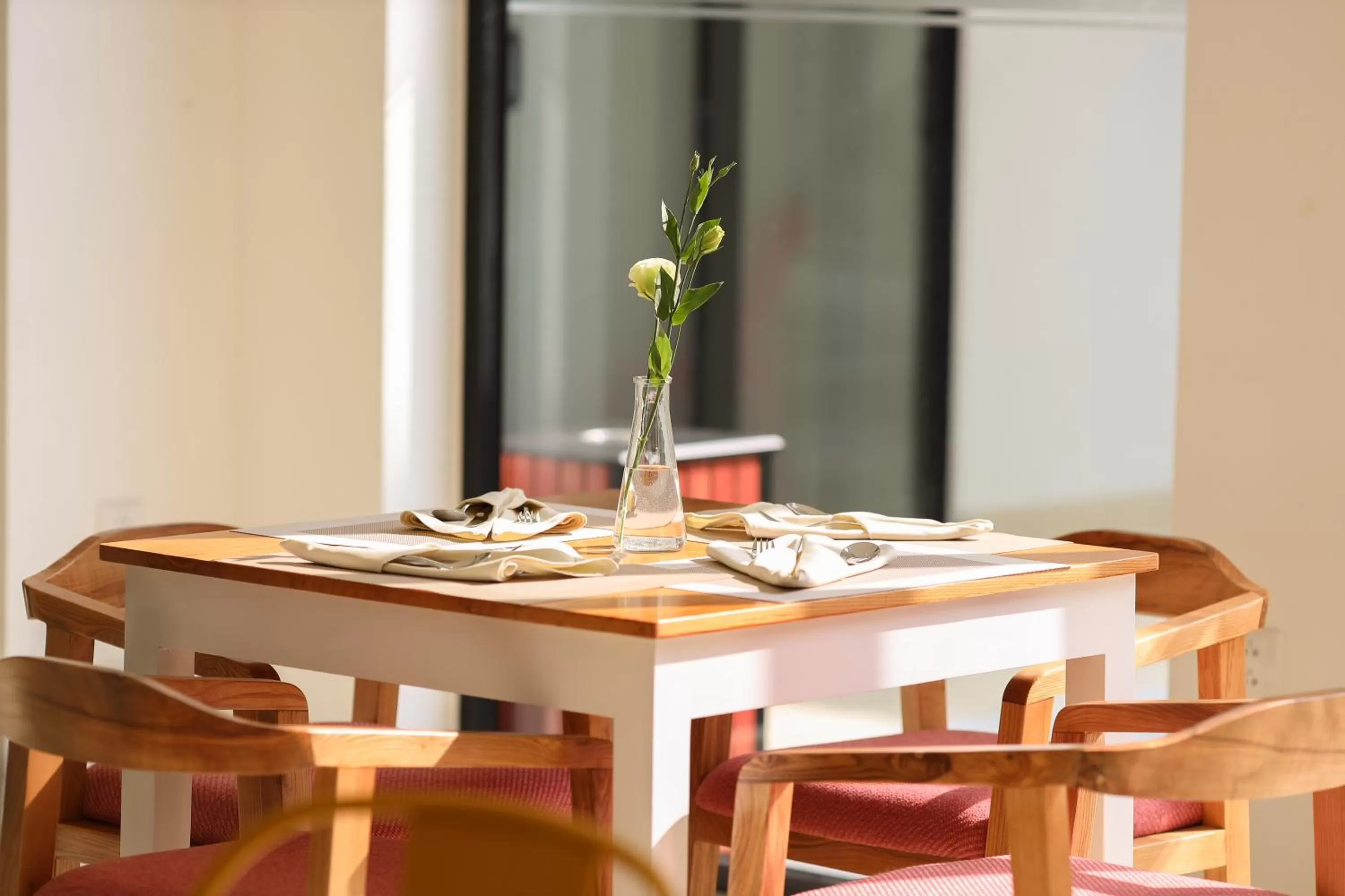 Food and drinks in Moodhoian Riverside Resort & Spa