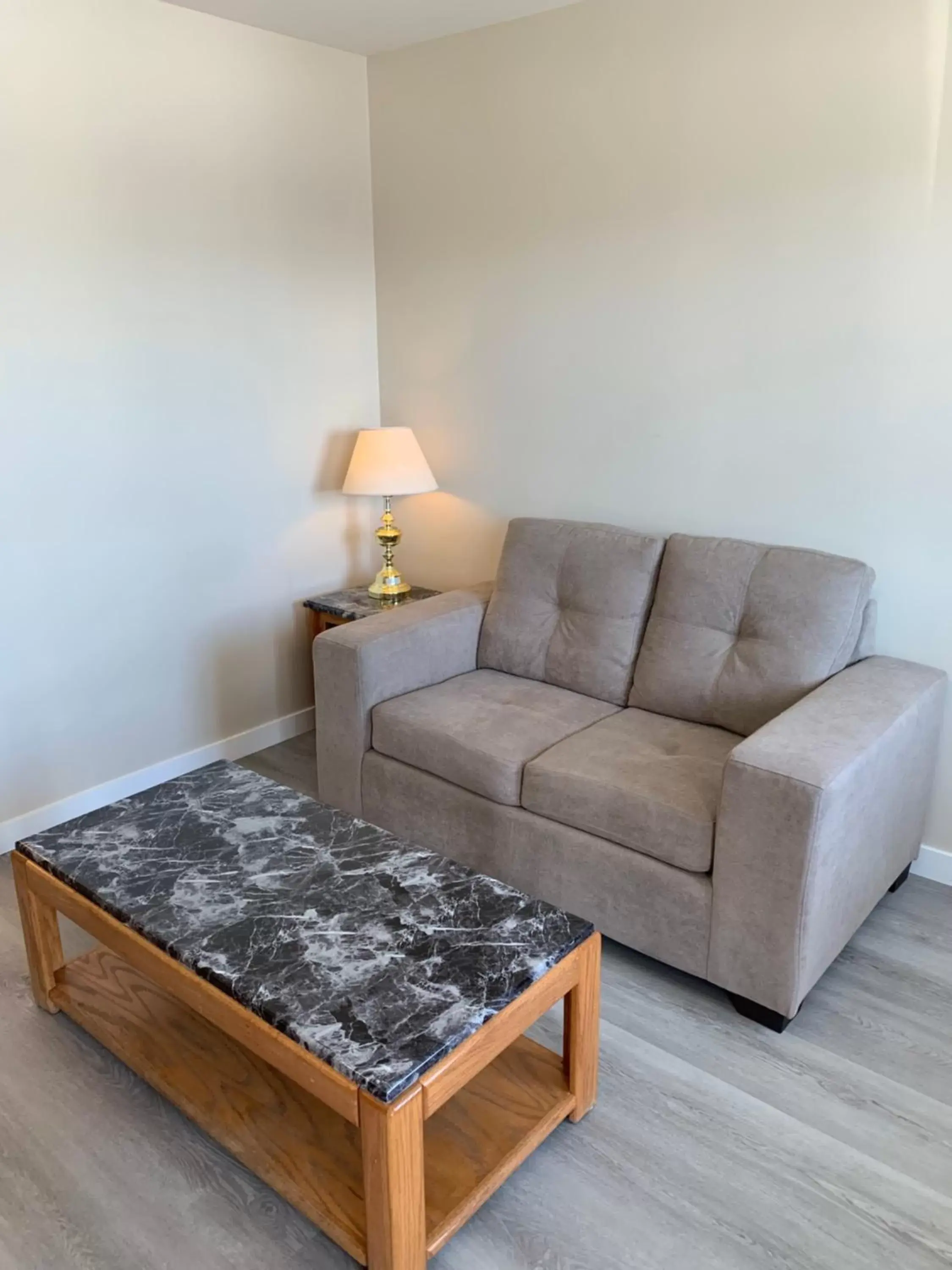 Seating Area in Red Deer Inn & Suites