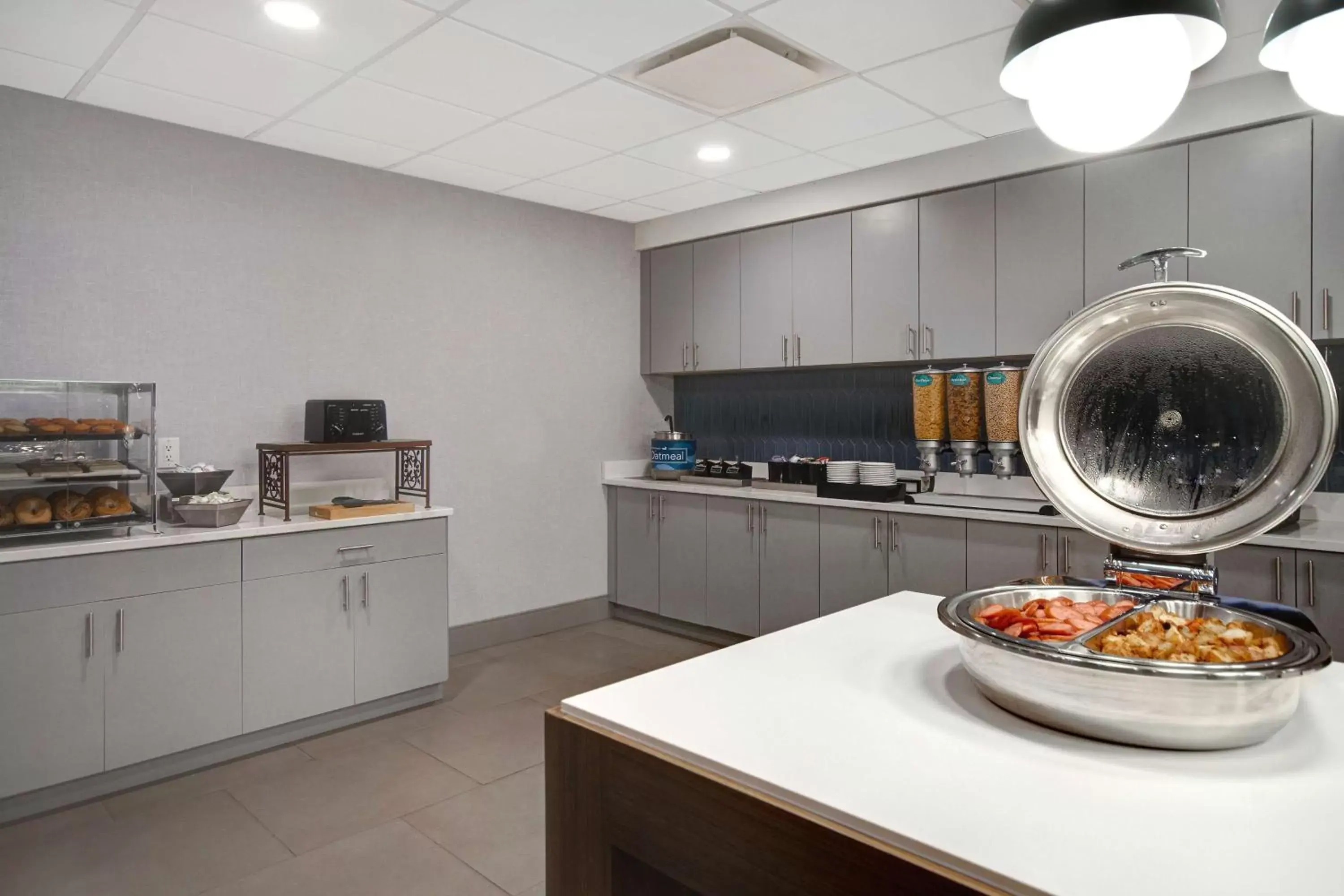 Breakfast, Kitchen/Kitchenette in Homewood Suites By Hilton Lexington