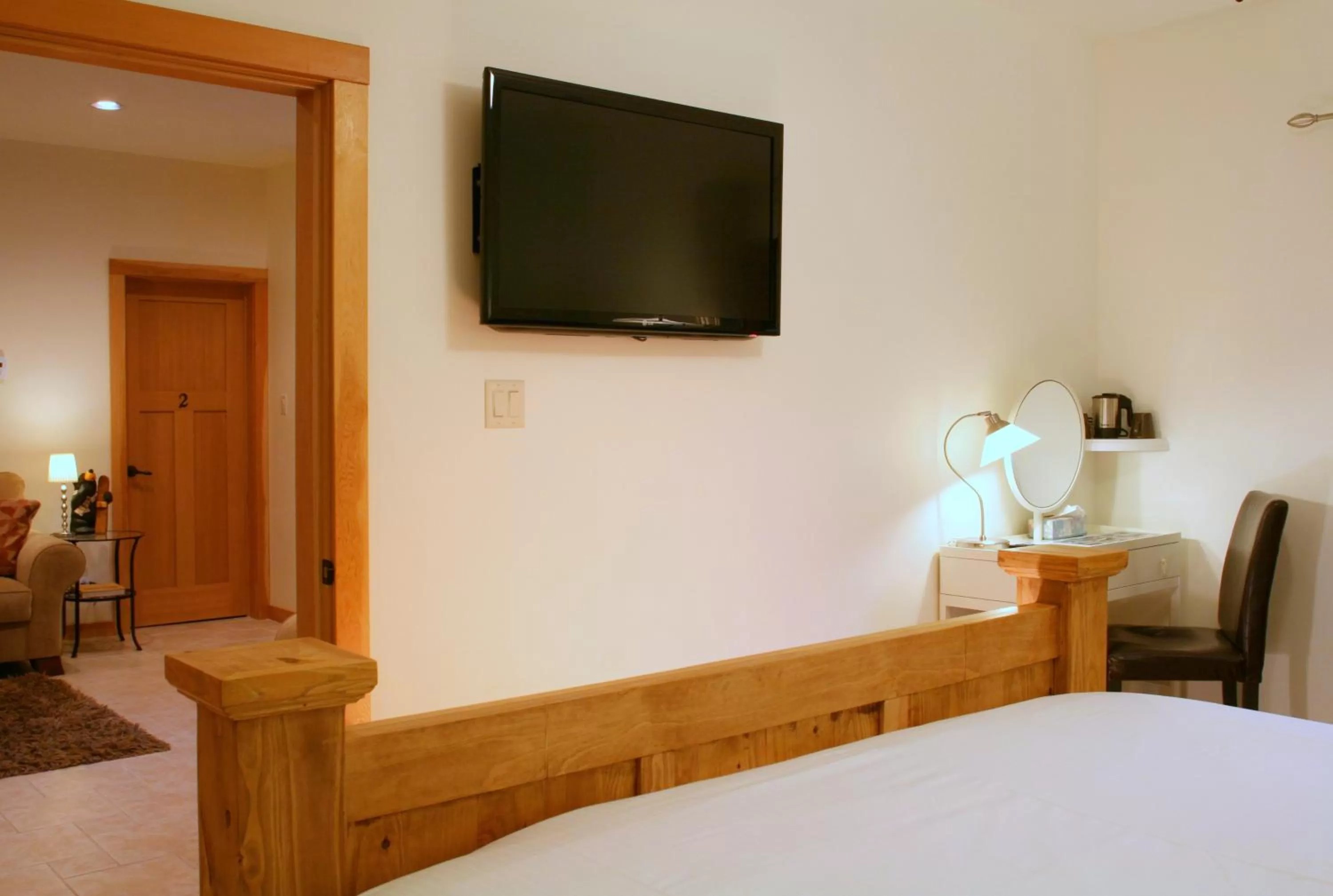 TV and multimedia, TV/Entertainment Center in Canyon Ridge Lodge